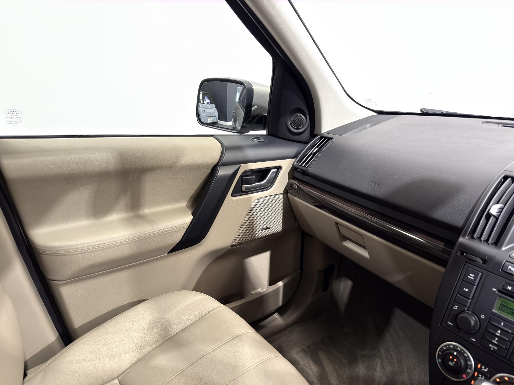 Land Rover Freelander 2 2.2 SD4 HSE SUV 5dr Diesel CommandShift 4WD Euro 5 (190 ps)