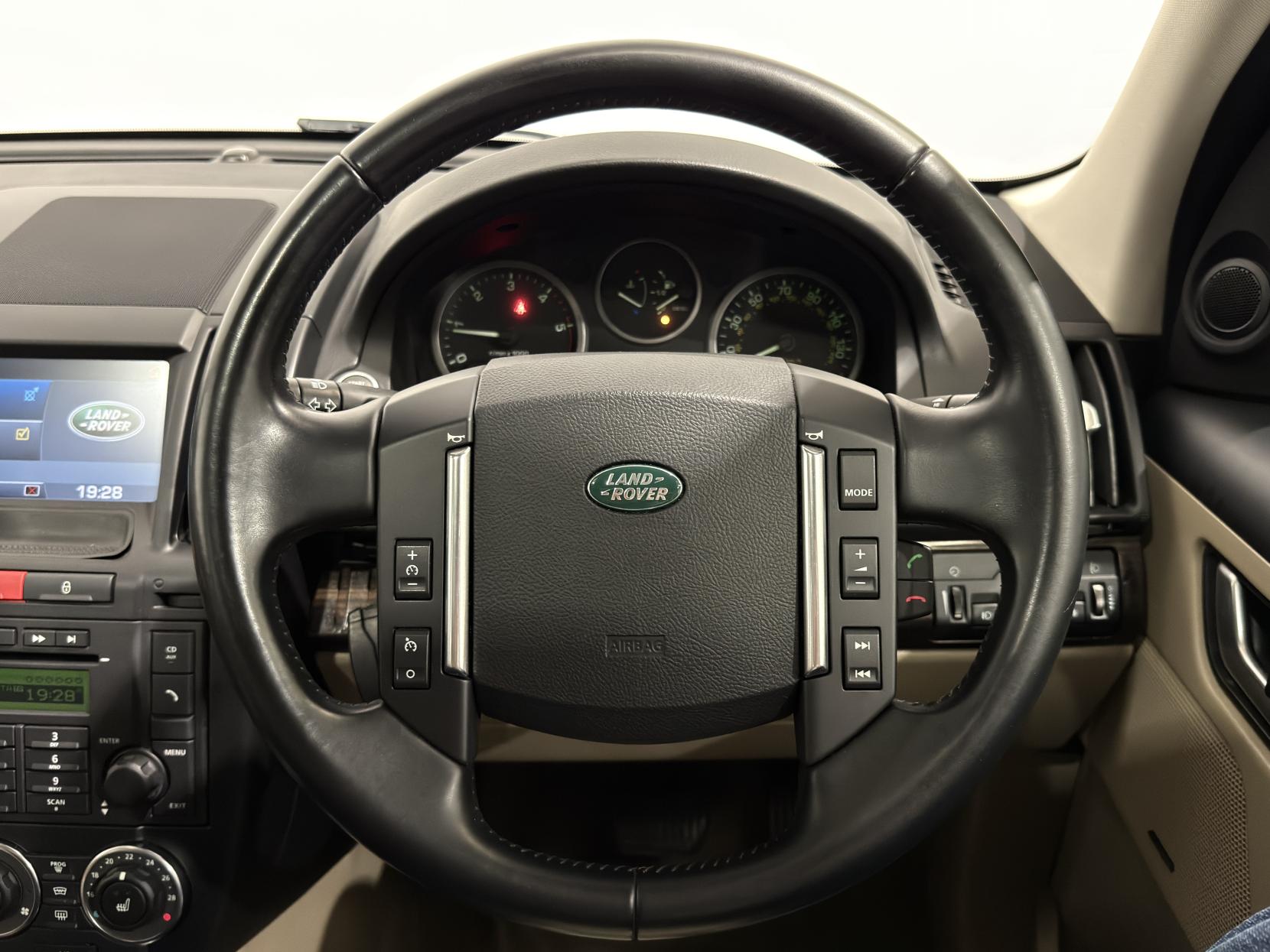 Land Rover Freelander 2 2.2 SD4 HSE SUV 5dr Diesel CommandShift 4WD Euro 5 (190 ps)