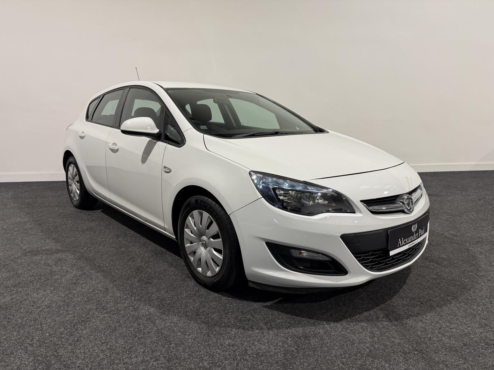 Vauxhall Astra 1.7 CDTi ecoFLEX Exclusiv Hatchback 5dr Diesel Manual Euro 5 (s/s) (130 ps)