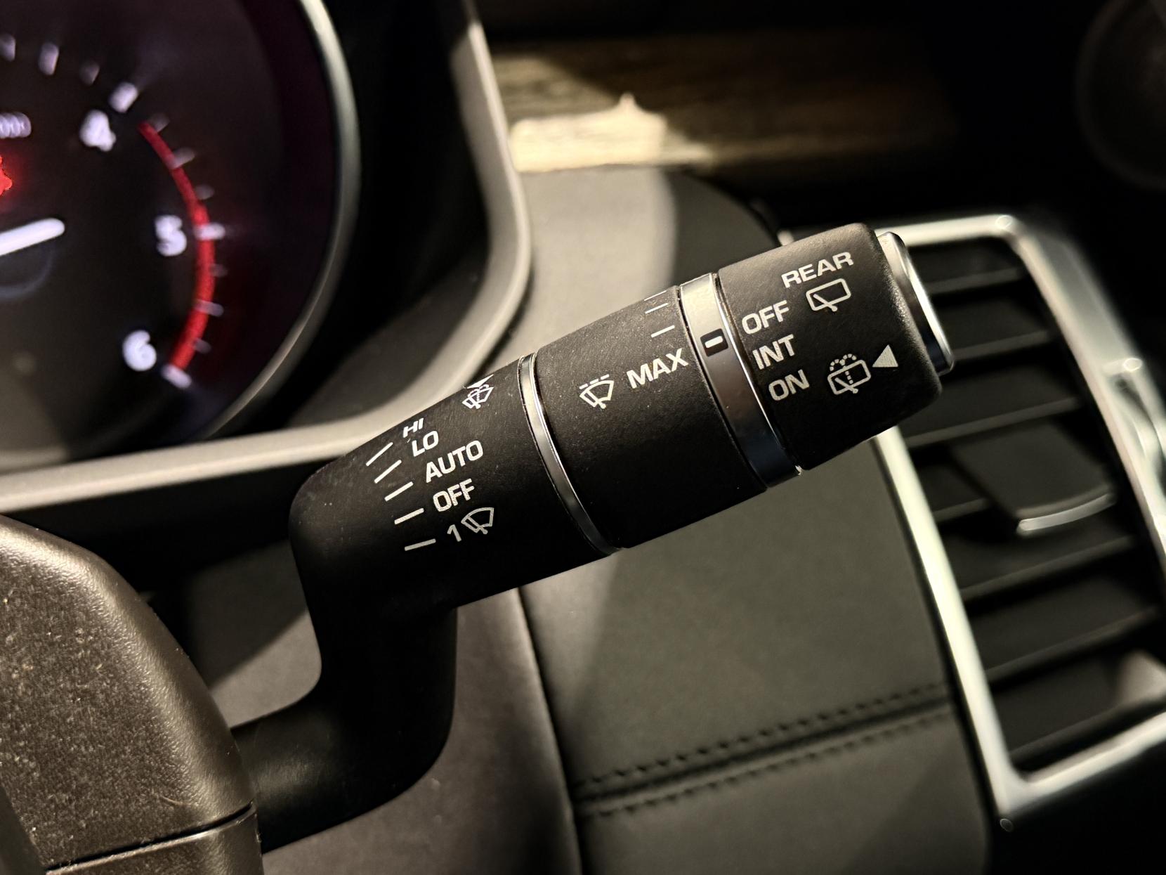 Land Rover Discovery 3.0 TD V6 HSE SUV 5dr Diesel Auto 4WD Euro 6 (s/s) (258 ps)