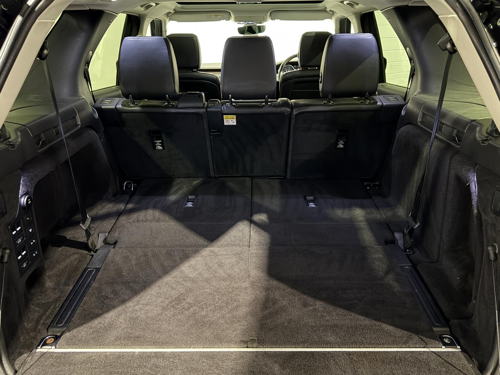 Land Rover Discovery 3.0 TD V6 HSE SUV 5dr Diesel Auto 4WD Euro 6 (s/s) (258 ps)