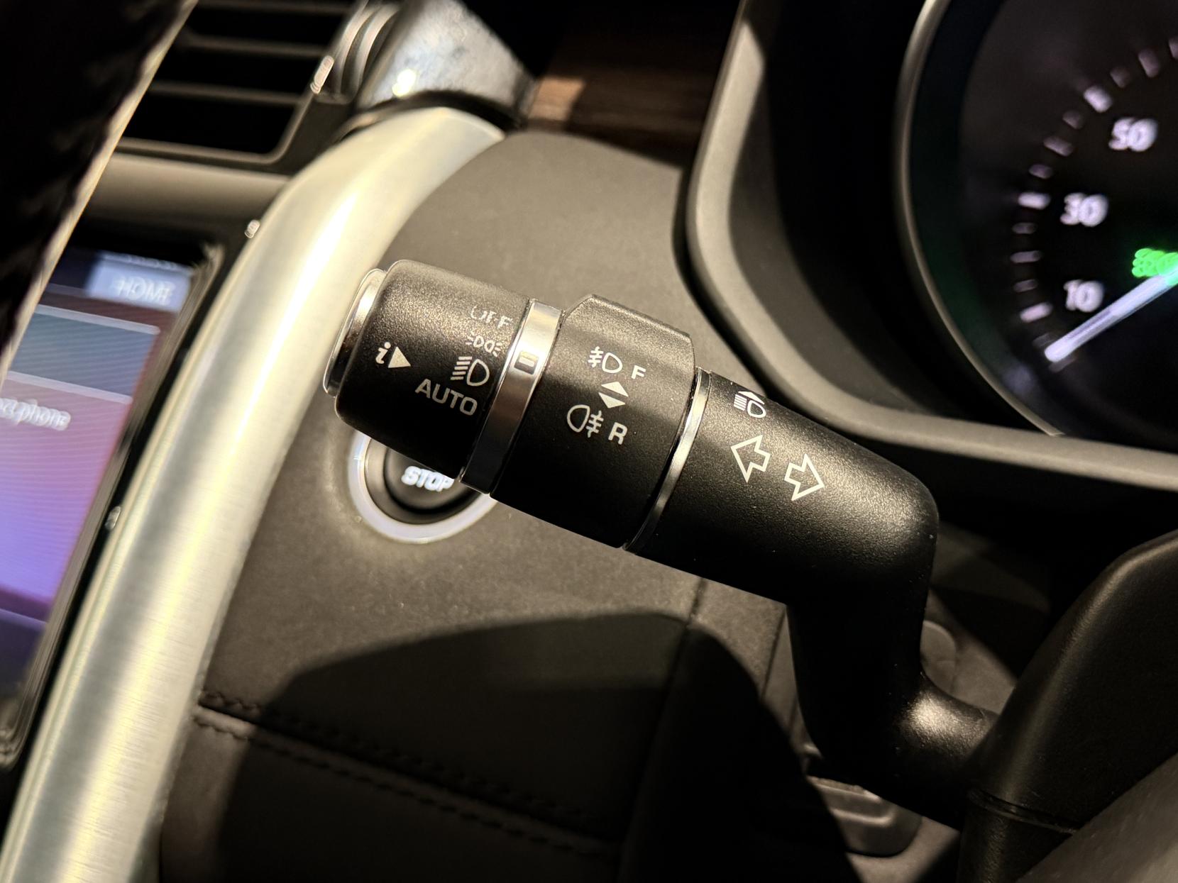 Land Rover Discovery 3.0 TD V6 HSE SUV 5dr Diesel Auto 4WD Euro 6 (s/s) (258 ps)