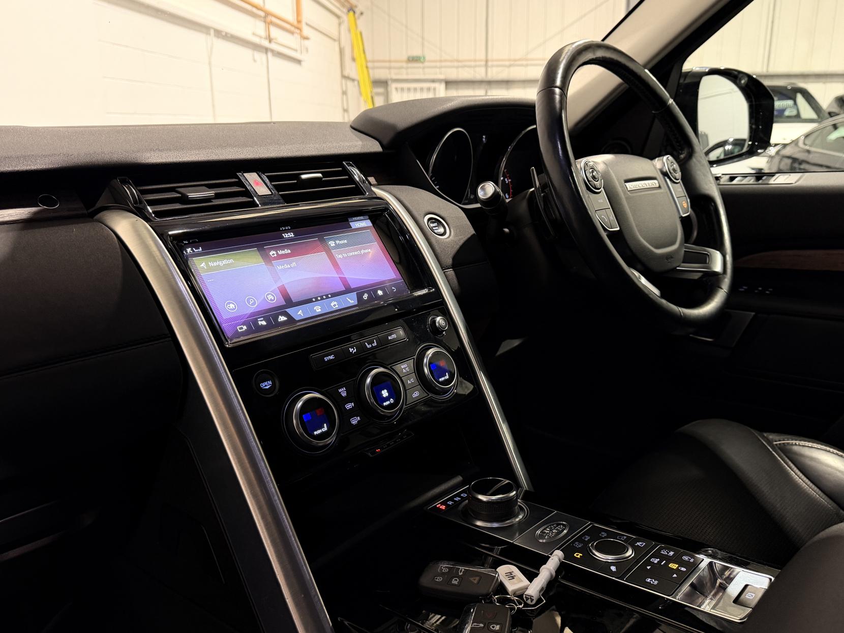 Land Rover Discovery 3.0 TD V6 HSE SUV 5dr Diesel Auto 4WD Euro 6 (s/s) (258 ps)