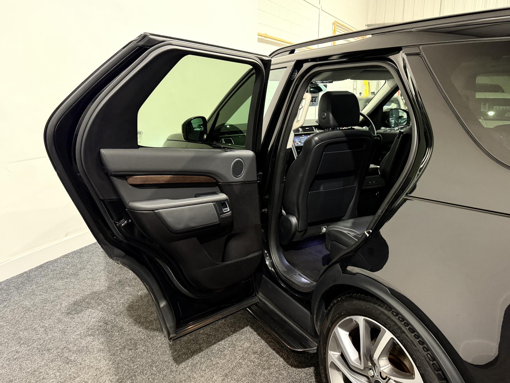 Land Rover Discovery 3.0 TD V6 HSE SUV 5dr Diesel Auto 4WD Euro 6 (s/s) (258 ps)