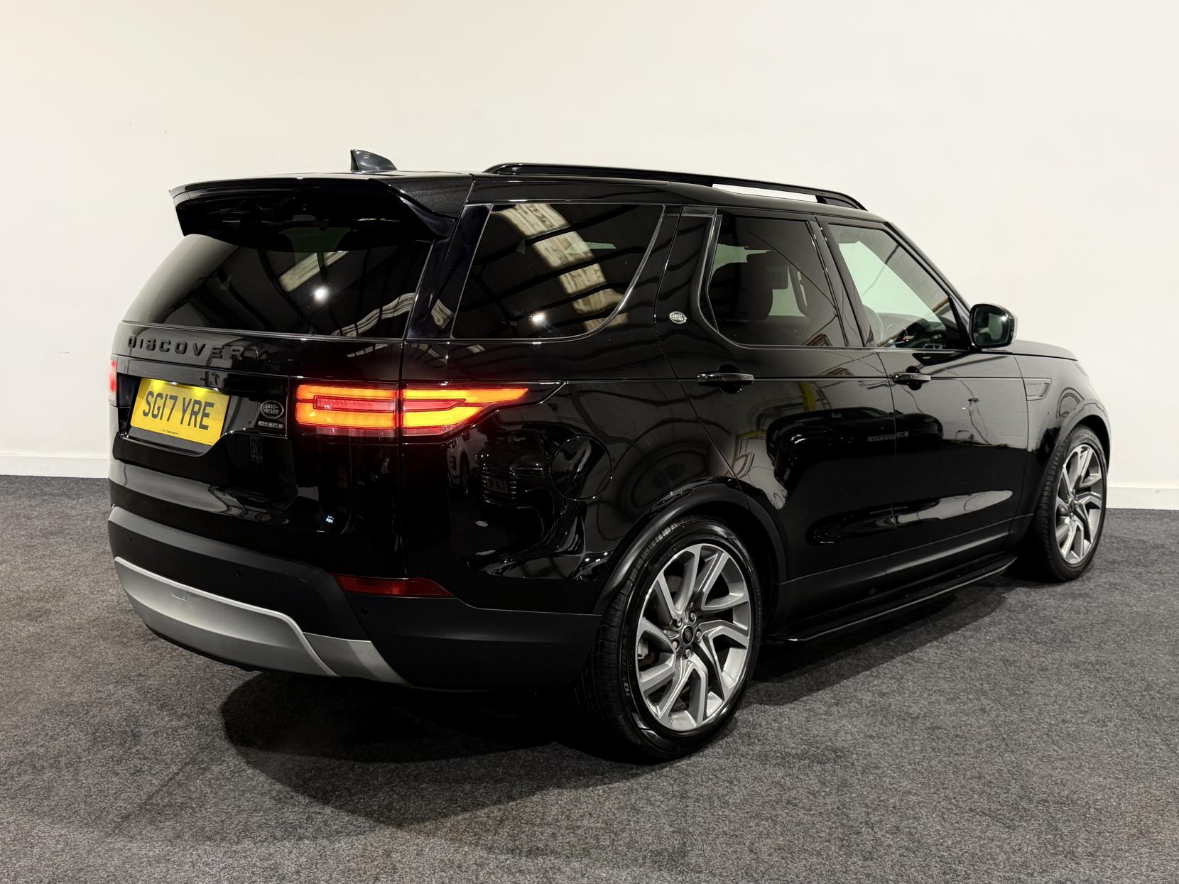 Land Rover Discovery 3.0 TD V6 HSE SUV 5dr Diesel Auto 4WD Euro 6 (s/s) (258 ps)