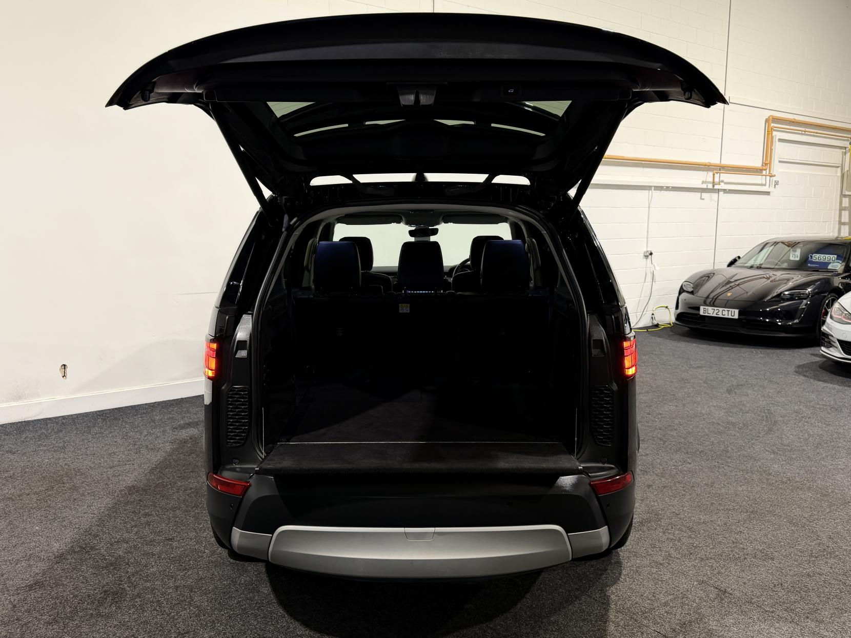 Land Rover Discovery 3.0 TD V6 HSE SUV 5dr Diesel Auto 4WD Euro 6 (s/s) (258 ps)