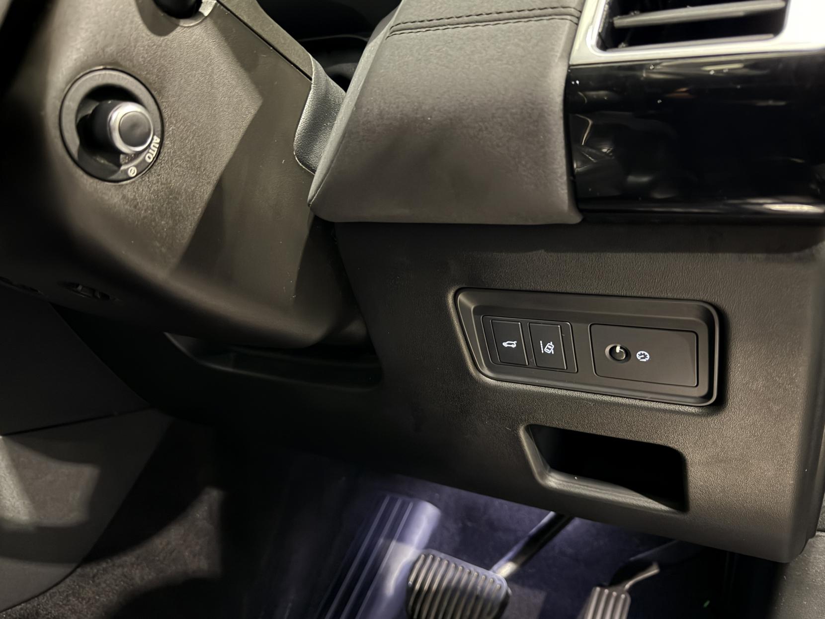 Land Rover Discovery 3.0 TD V6 HSE SUV 5dr Diesel Auto 4WD Euro 6 (s/s) (258 ps)