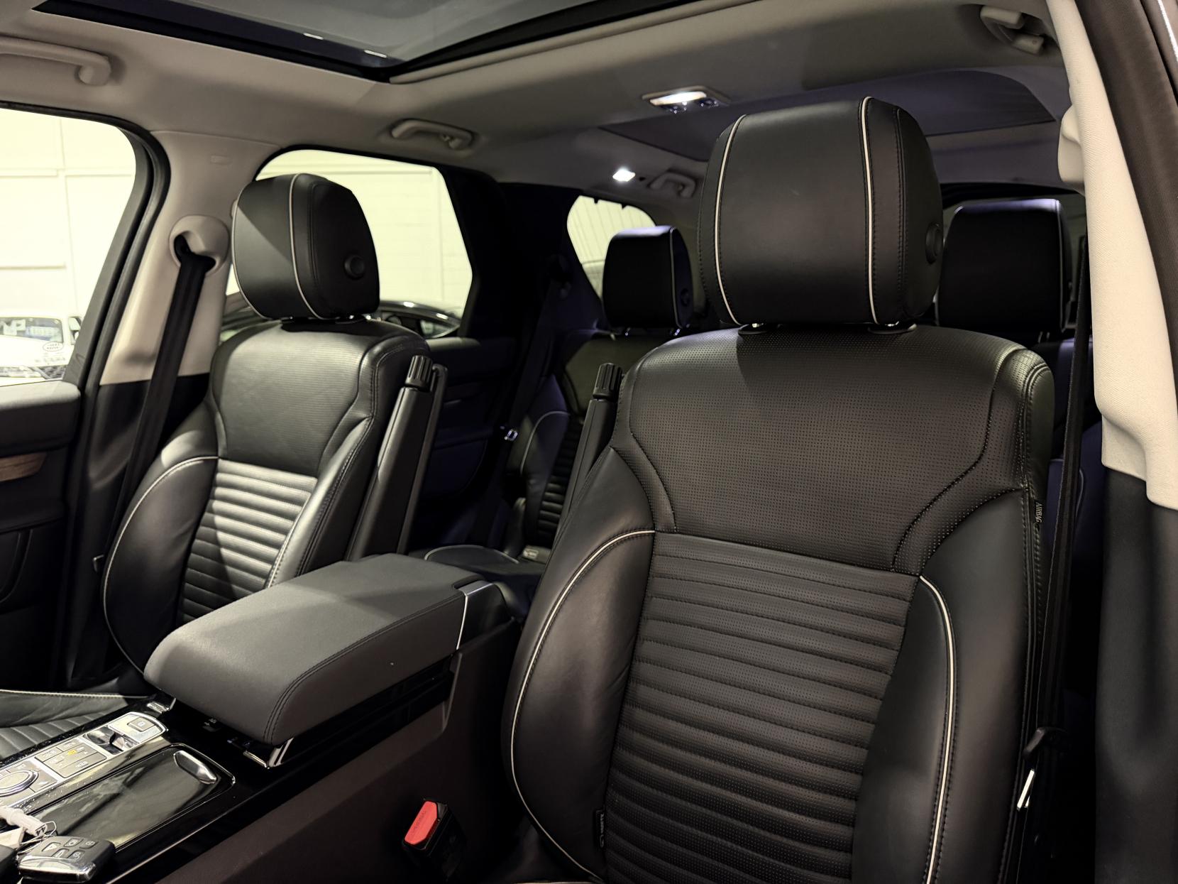 Land Rover Discovery 3.0 TD V6 HSE SUV 5dr Diesel Auto 4WD Euro 6 (s/s) (258 ps)