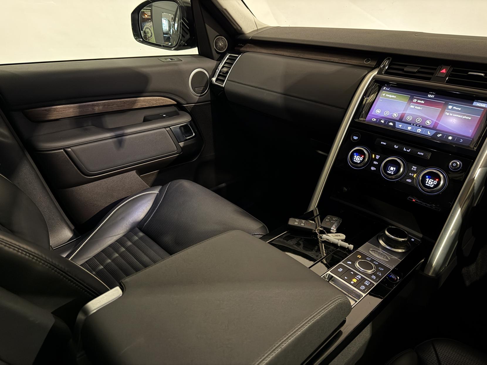 Land Rover Discovery 3.0 TD V6 HSE SUV 5dr Diesel Auto 4WD Euro 6 (s/s) (258 ps)