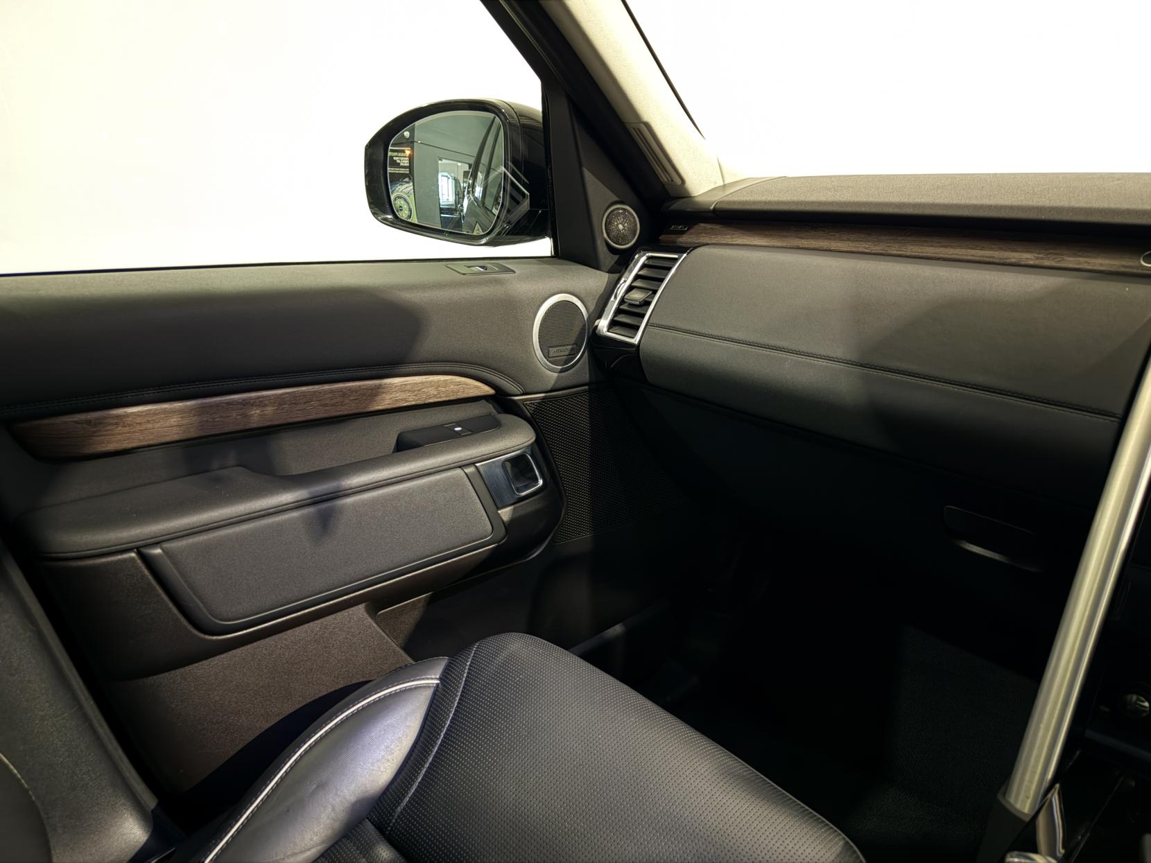 Land Rover Discovery 3.0 TD V6 HSE SUV 5dr Diesel Auto 4WD Euro 6 (s/s) (258 ps)