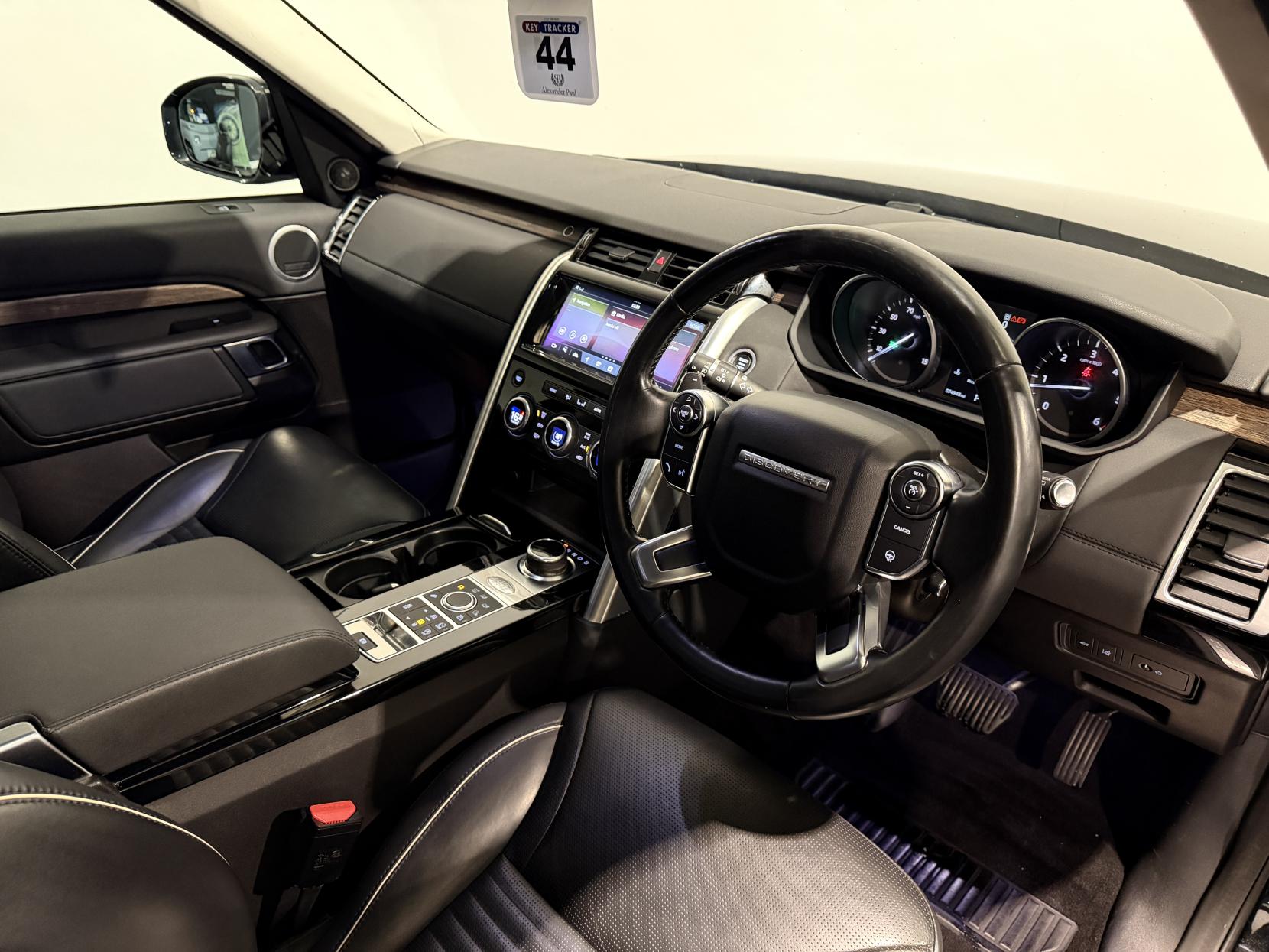 Land Rover Discovery 3.0 TD V6 HSE SUV 5dr Diesel Auto 4WD Euro 6 (s/s) (258 ps)