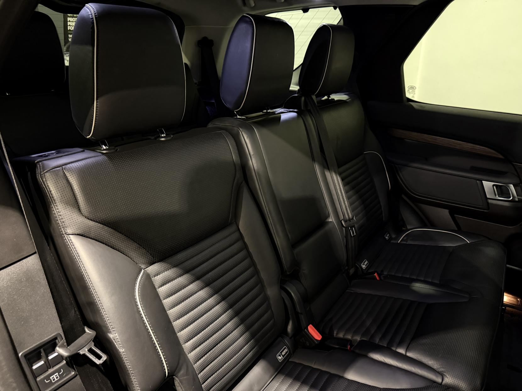 Land Rover Discovery 3.0 TD V6 HSE SUV 5dr Diesel Auto 4WD Euro 6 (s/s) (258 ps)