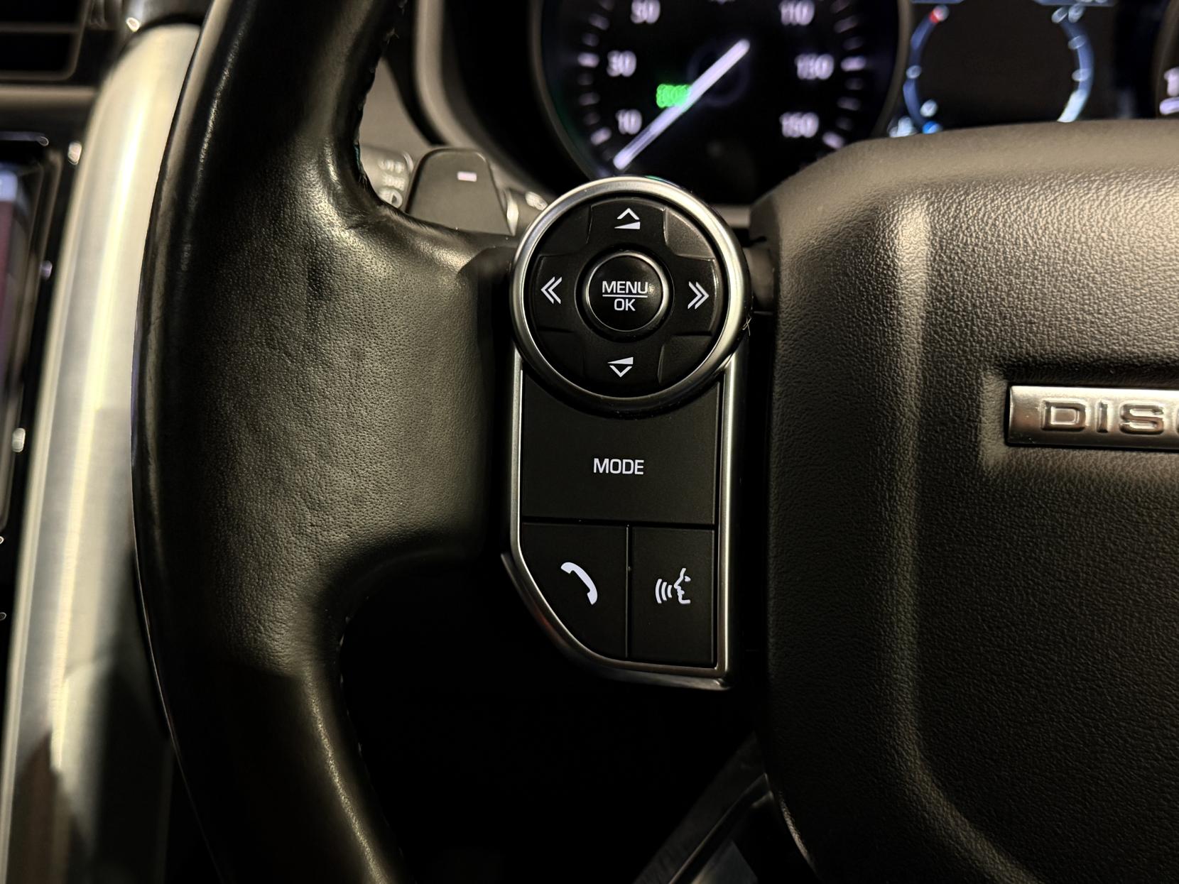 Land Rover Discovery 3.0 TD V6 HSE SUV 5dr Diesel Auto 4WD Euro 6 (s/s) (258 ps)