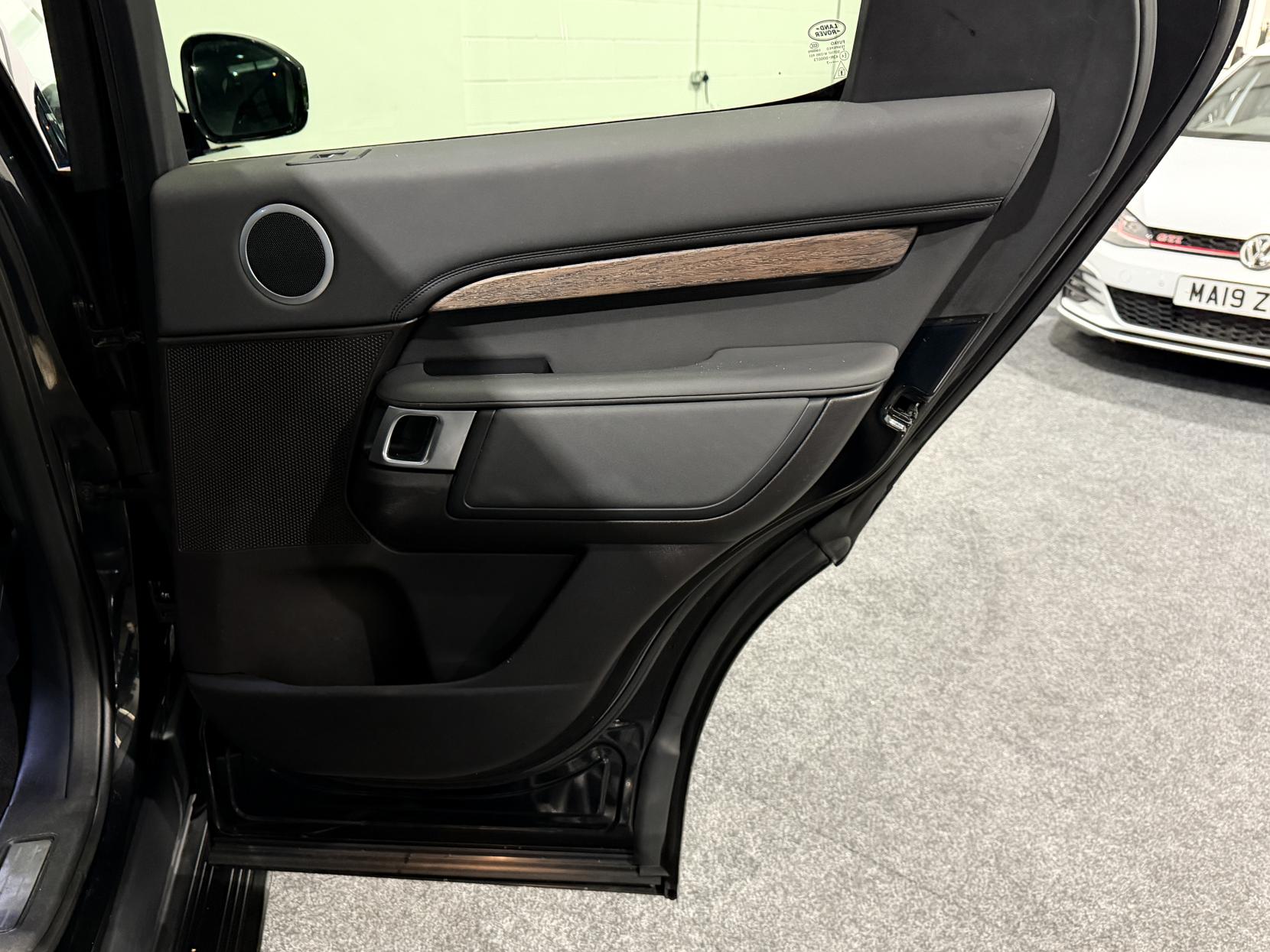 Land Rover Discovery 3.0 TD V6 HSE SUV 5dr Diesel Auto 4WD Euro 6 (s/s) (258 ps)