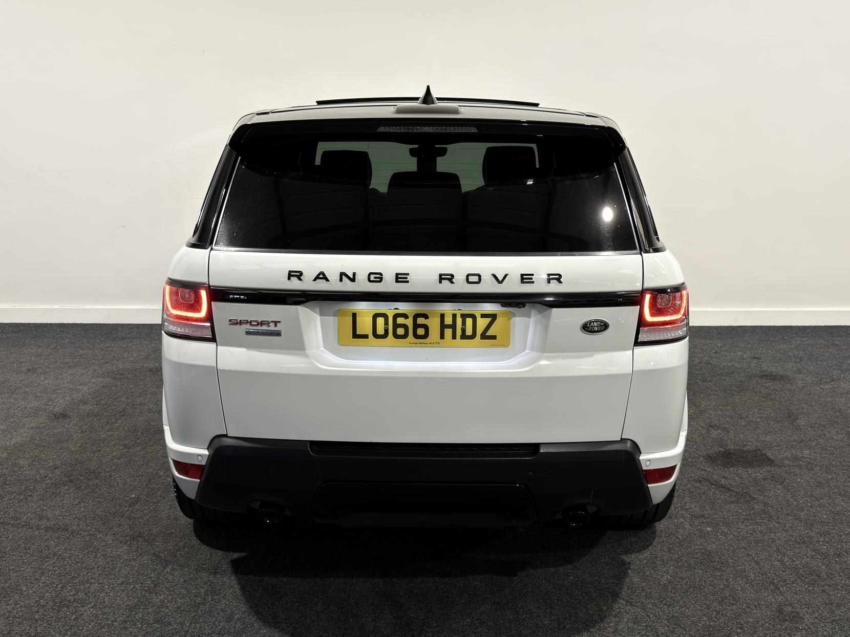Land Rover Range Rover Sport 3.0 SD V6 Autobiography Dynamic SUV 5dr Diesel Auto 4WD Euro 6 (s/s) (306 ps)