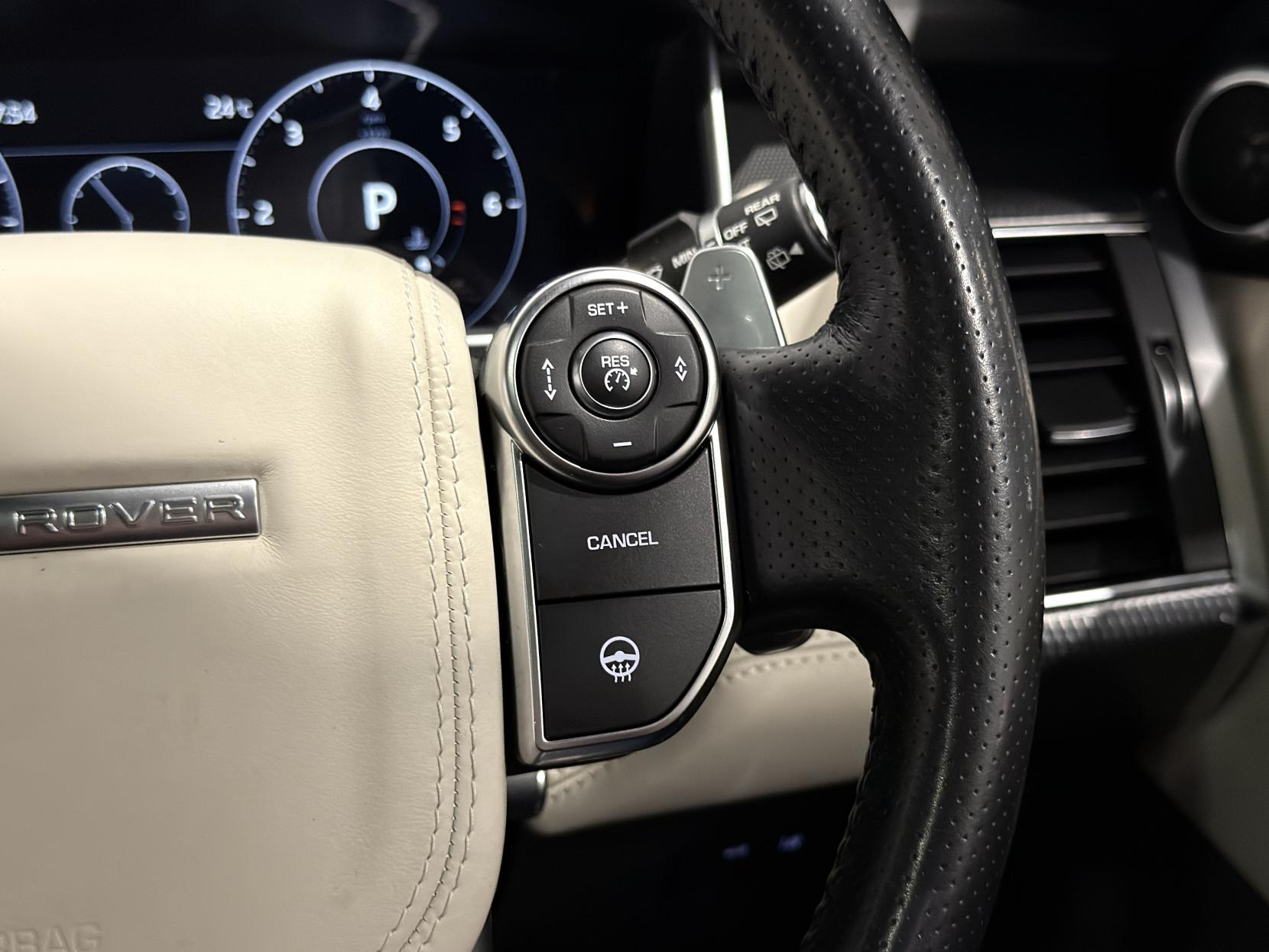 Land Rover Range Rover Sport 3.0 SD V6 Autobiography Dynamic SUV 5dr Diesel Auto 4WD Euro 6 (s/s) (306 ps)