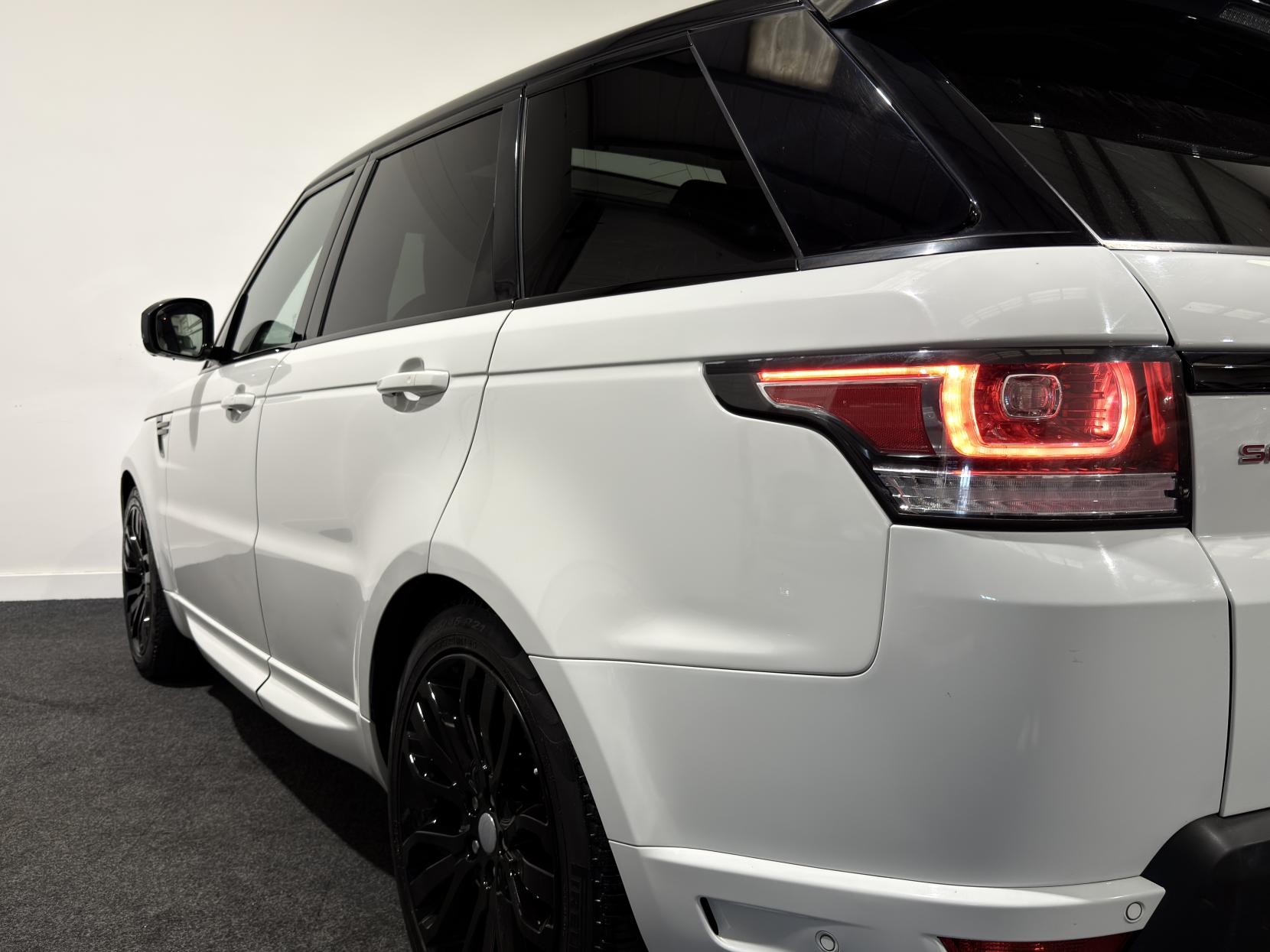 Land Rover Range Rover Sport 3.0 SD V6 Autobiography Dynamic SUV 5dr Diesel Auto 4WD Euro 6 (s/s) (306 ps)