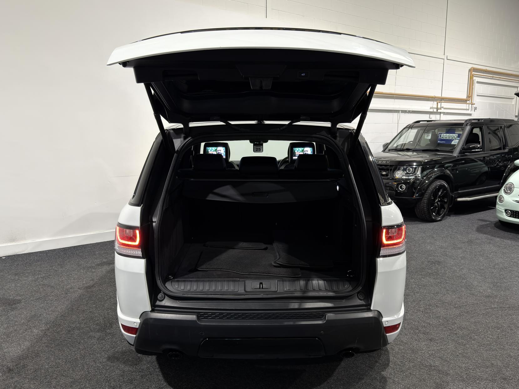 Land Rover Range Rover Sport 3.0 SD V6 Autobiography Dynamic SUV 5dr Diesel Auto 4WD Euro 6 (s/s) (306 ps)