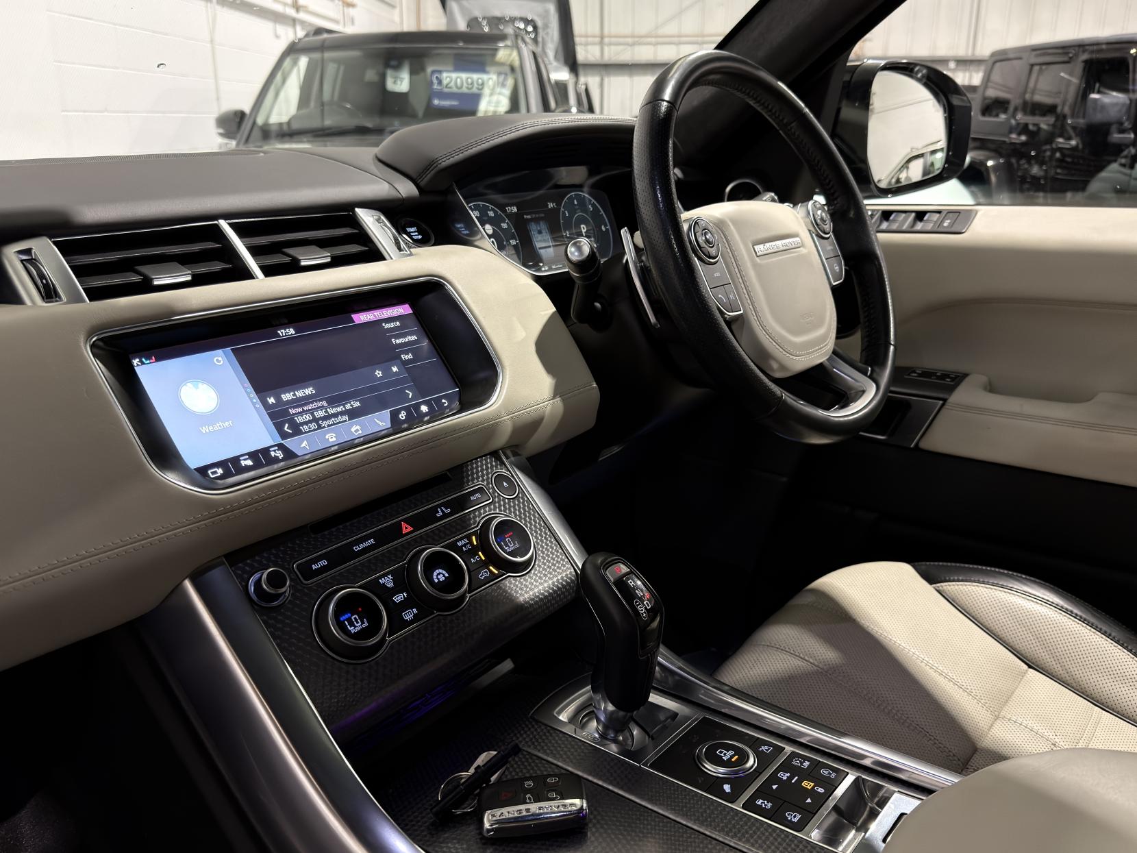Land Rover Range Rover Sport 3.0 SD V6 Autobiography Dynamic SUV 5dr Diesel Auto 4WD Euro 6 (s/s) (306 ps)