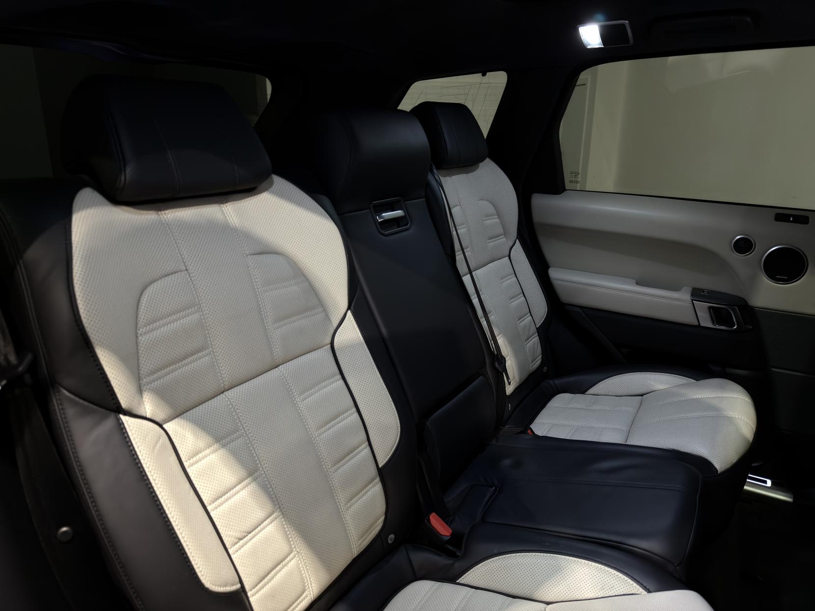 Land Rover Range Rover Sport 3.0 SD V6 Autobiography Dynamic SUV 5dr Diesel Auto 4WD Euro 6 (s/s) (306 ps)