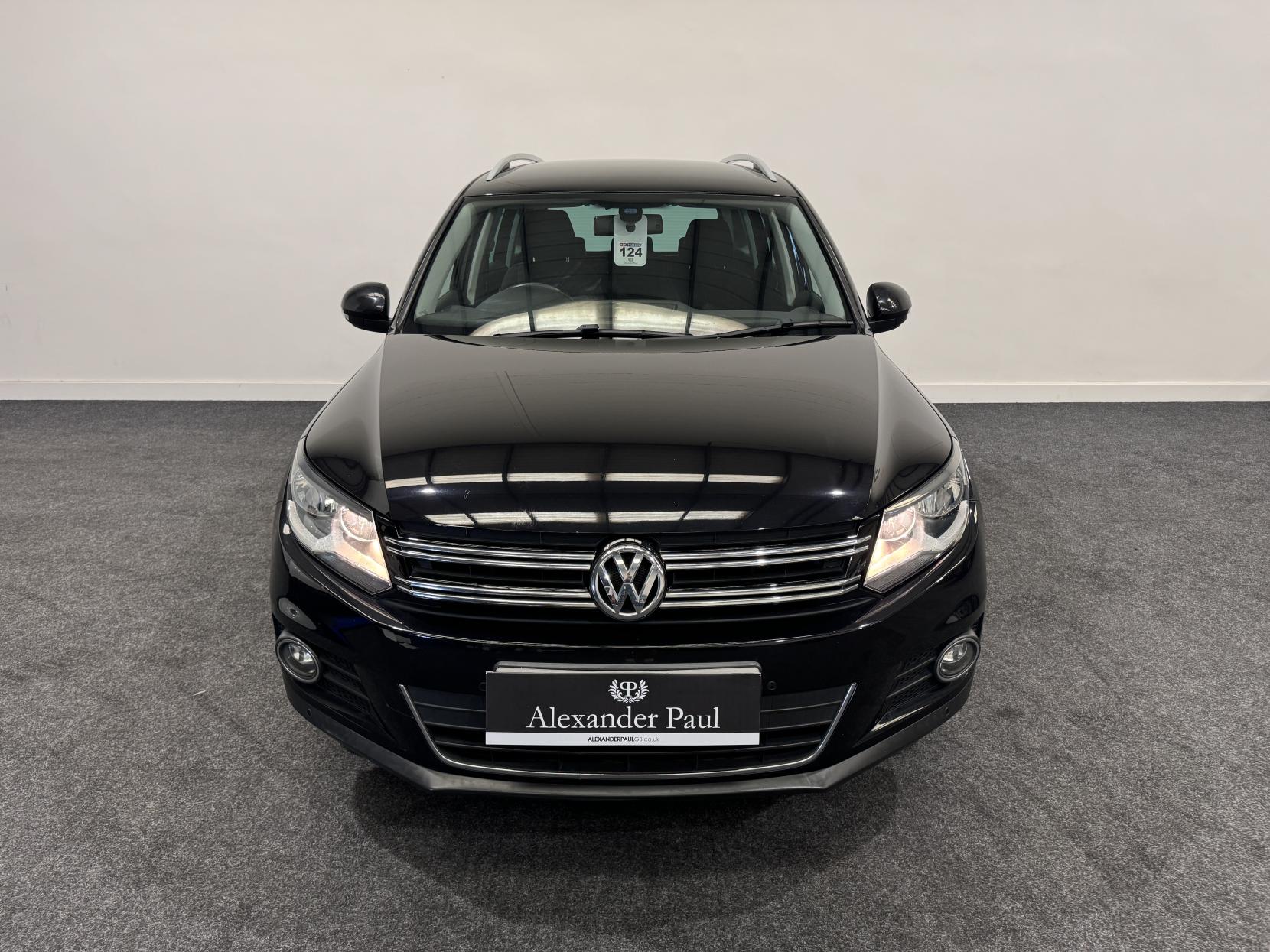 Volkswagen Tiguan 2.0 TDI BlueMotion Tech Match SUV 5dr Diesel Manual 4WD Euro 5 (s/s) (140 ps)