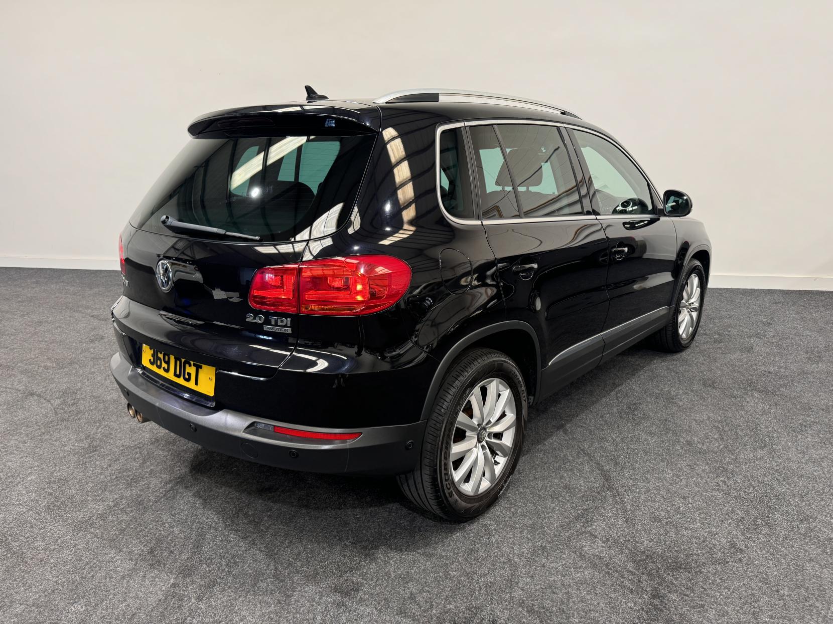 Volkswagen Tiguan 2.0 TDI BlueMotion Tech Match SUV 5dr Diesel Manual 4WD Euro 5 (s/s) (140 ps)