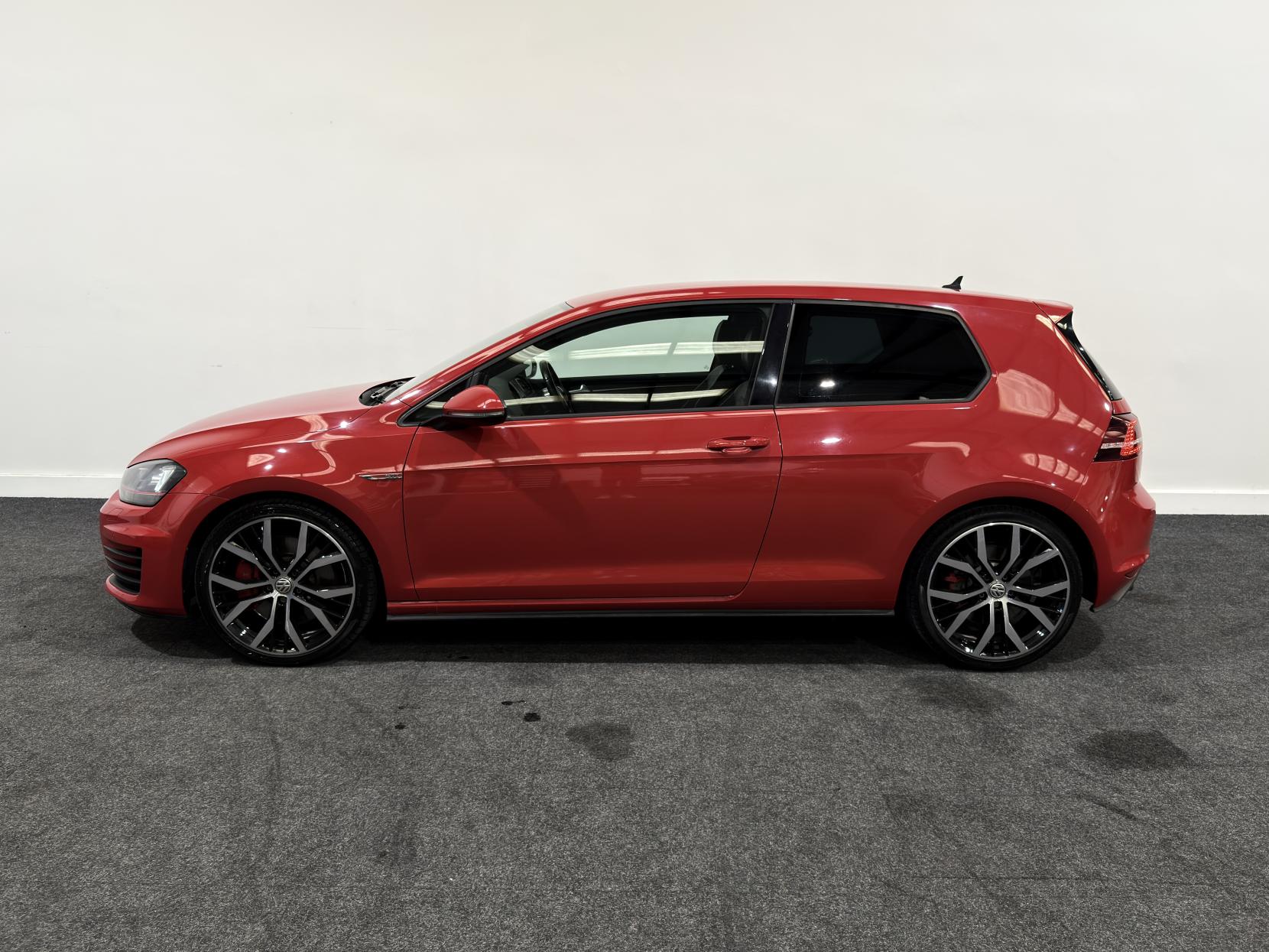 Volkswagen Golf 2.0 TSI BlueMotion Tech GTI Performance Hatchback 3dr Petrol DSG Euro 6 (s/s) (230 ps)