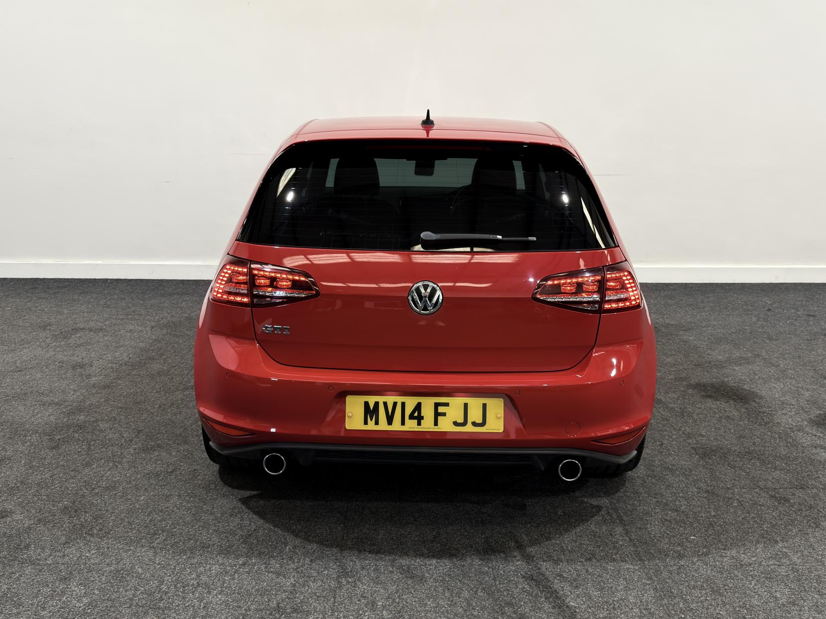Volkswagen Golf 2.0 TSI BlueMotion Tech GTI Performance Hatchback 3dr Petrol DSG Euro 6 (s/s) (230 ps)