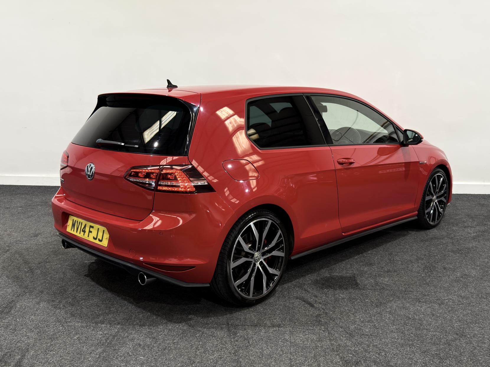 Volkswagen Golf 2.0 TSI BlueMotion Tech GTI Performance Hatchback 3dr Petrol DSG Euro 6 (s/s) (230 ps)