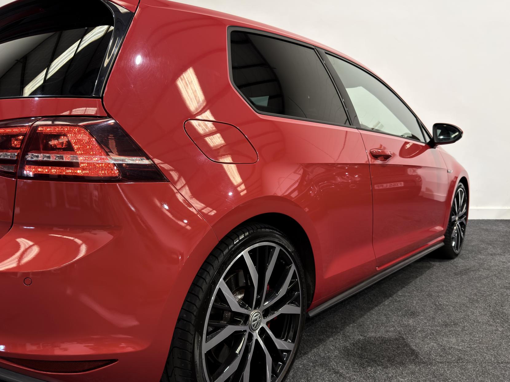 Volkswagen Golf 2.0 TSI BlueMotion Tech GTI Performance Hatchback 3dr Petrol DSG Euro 6 (s/s) (230 ps)