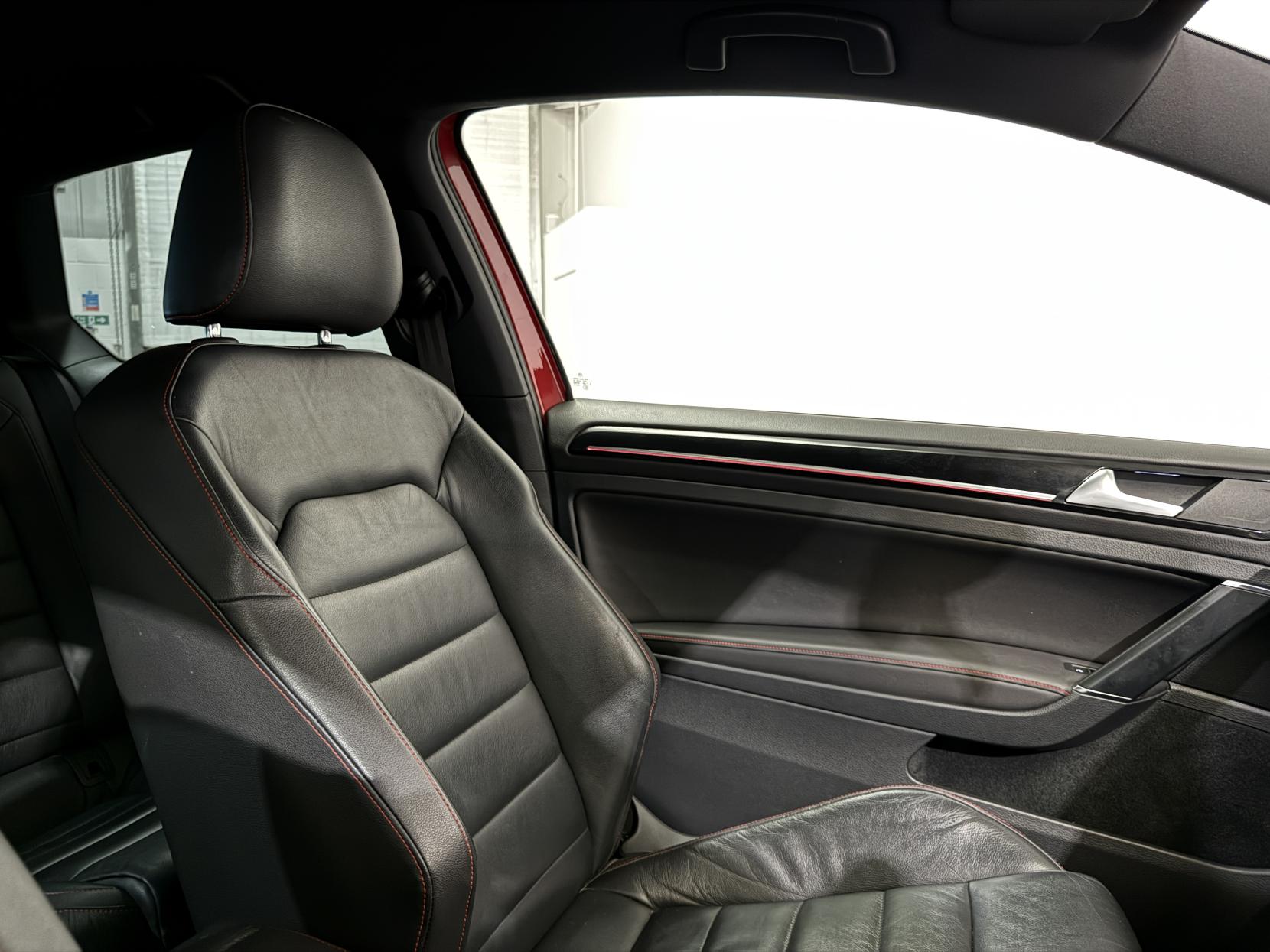 Volkswagen Golf 2.0 TSI BlueMotion Tech GTI Performance Hatchback 3dr Petrol DSG Euro 6 (s/s) (230 ps)