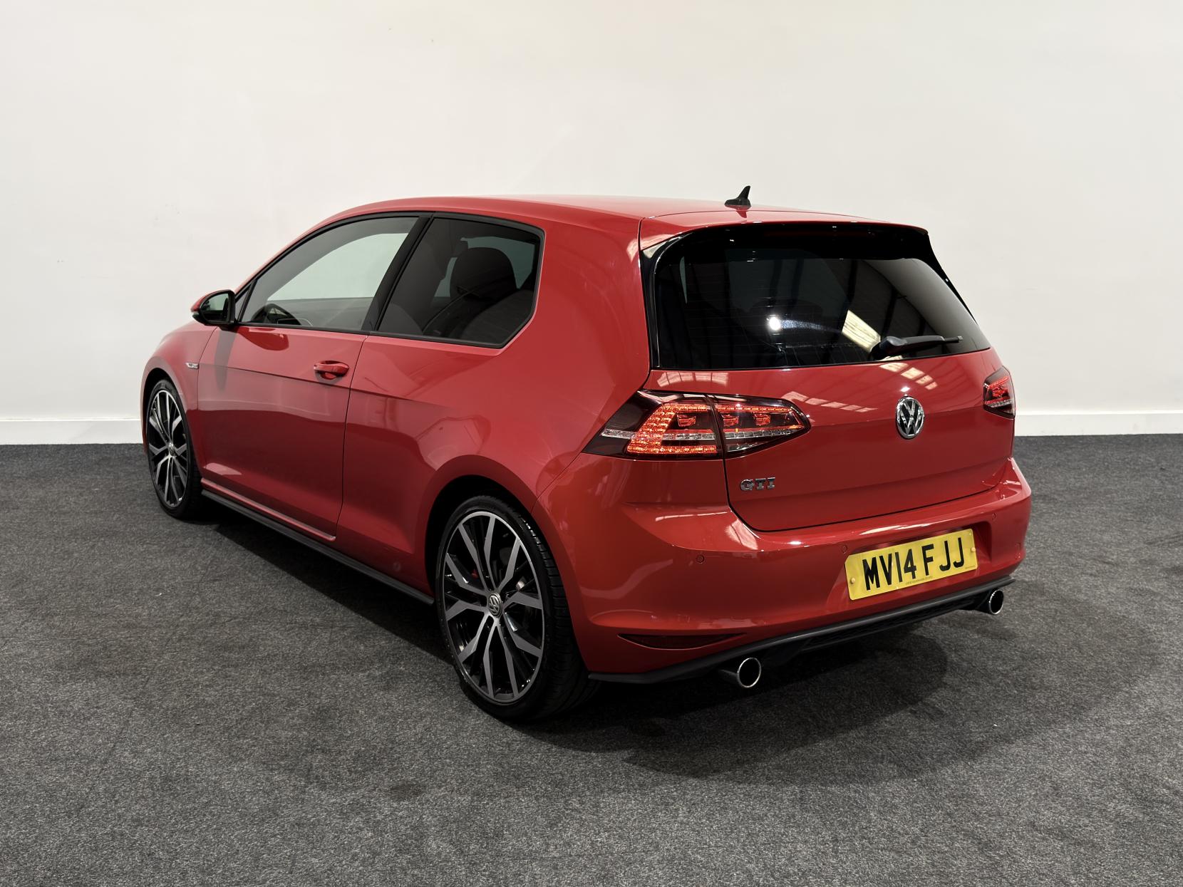 Volkswagen Golf 2.0 TSI BlueMotion Tech GTI Performance Hatchback 3dr Petrol DSG Euro 6 (s/s) (230 ps)
