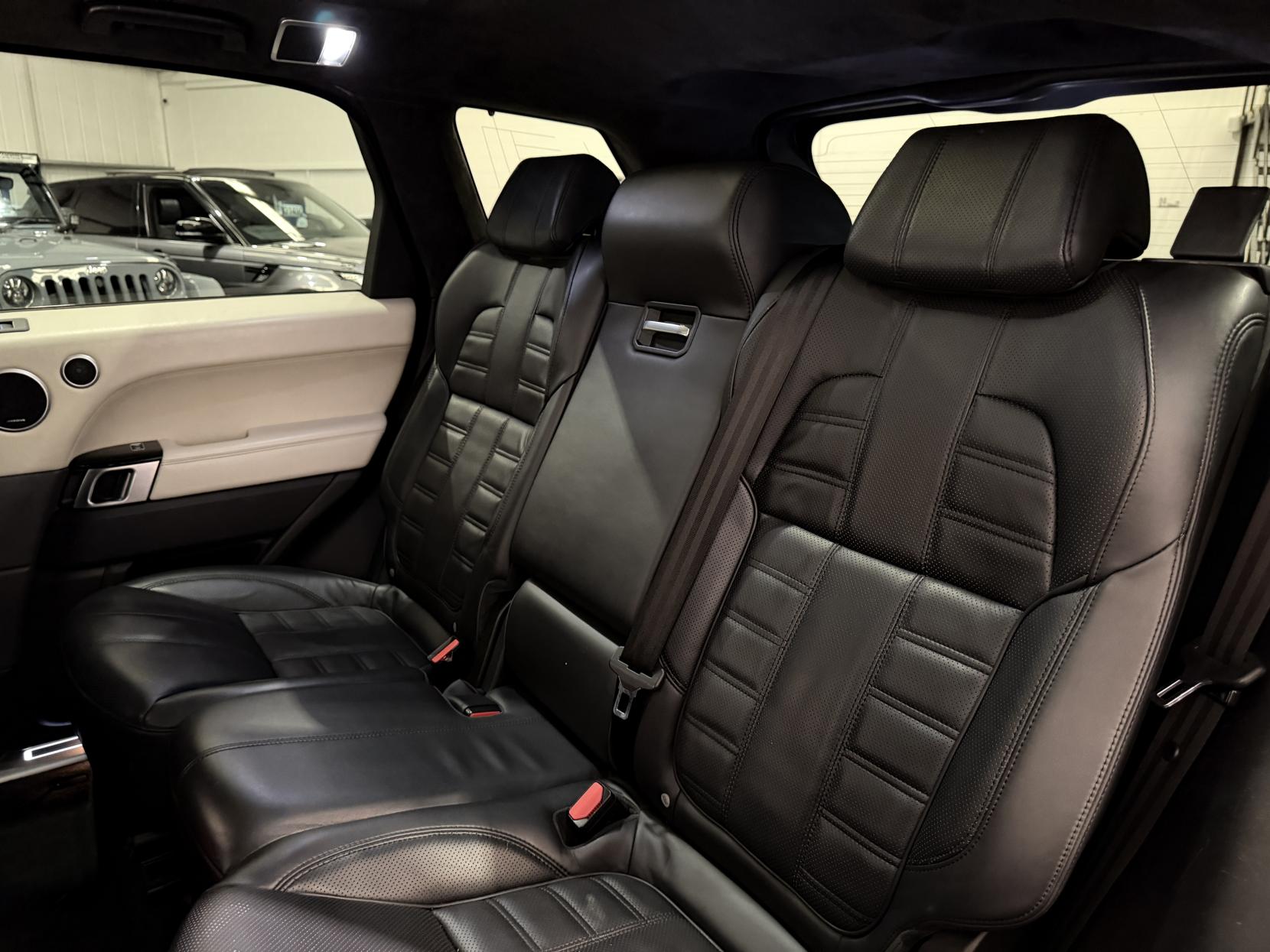 Land Rover Range Rover Sport 3.0 SD V6 Autobiography Dynamic SUV 5dr Diesel Auto 4WD Euro 5 (s/s) (306 ps)