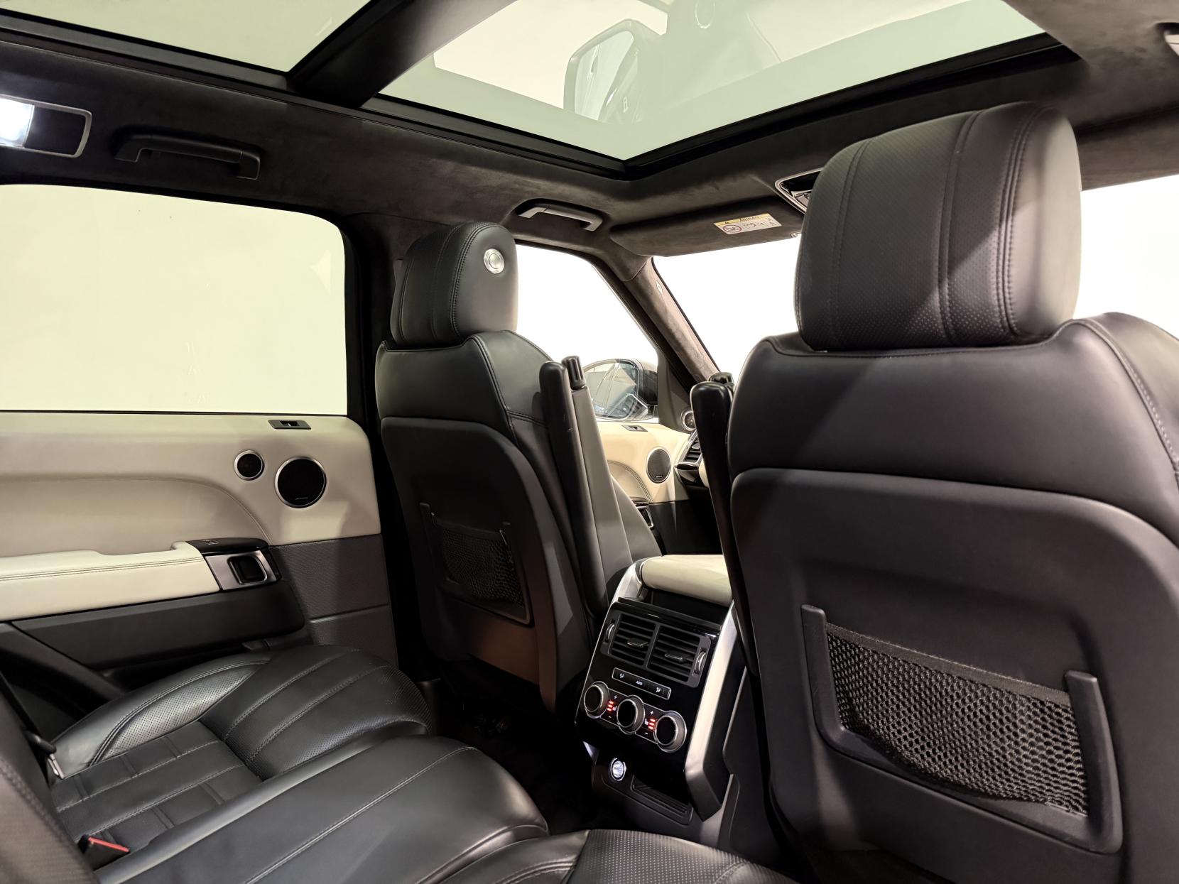 Land Rover Range Rover Sport 3.0 SD V6 Autobiography Dynamic SUV 5dr Diesel Auto 4WD Euro 5 (s/s) (306 ps)