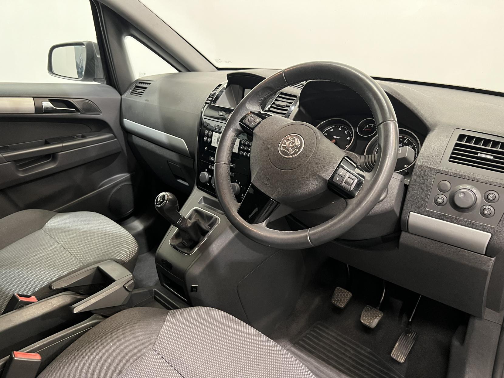 Vauxhall Zafira 1.6 16V Exclusiv MPV 5dr Petrol Manual Euro 5 (115 ps)