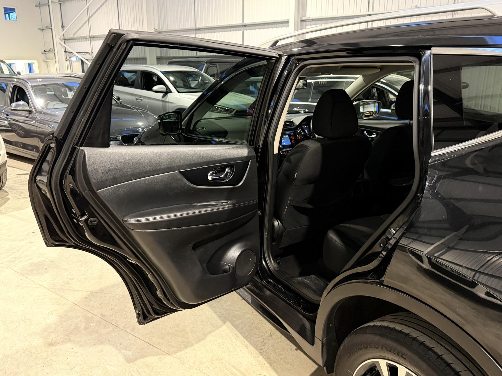 Nissan X-Trail 2.0 dCi N-Connecta SUV 5dr Diesel XTRON 4WD Euro 6 (s/s) (177 ps)