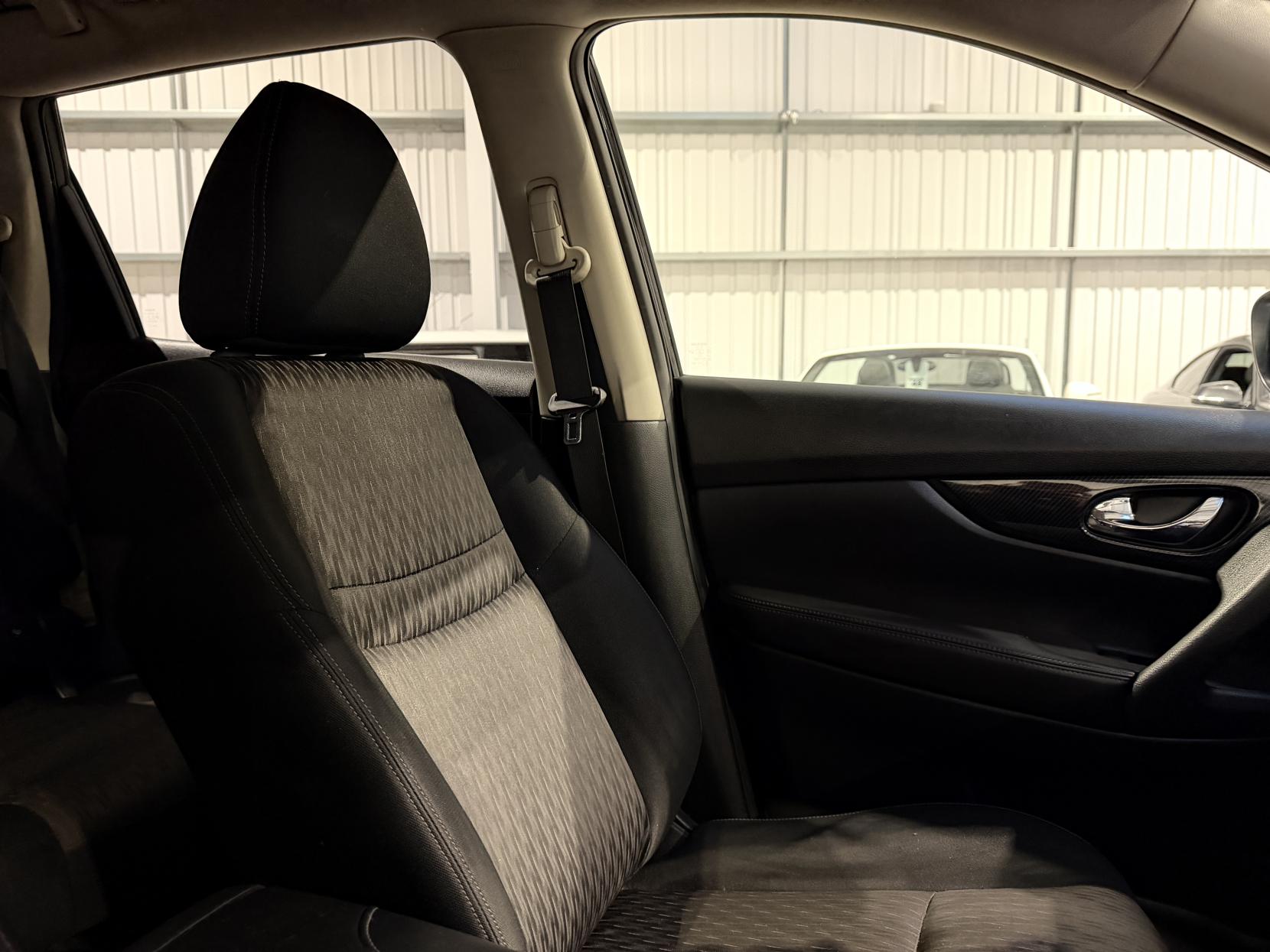 Nissan X-Trail 2.0 dCi N-Connecta SUV 5dr Diesel XTRON 4WD Euro 6 (s/s) (177 ps)