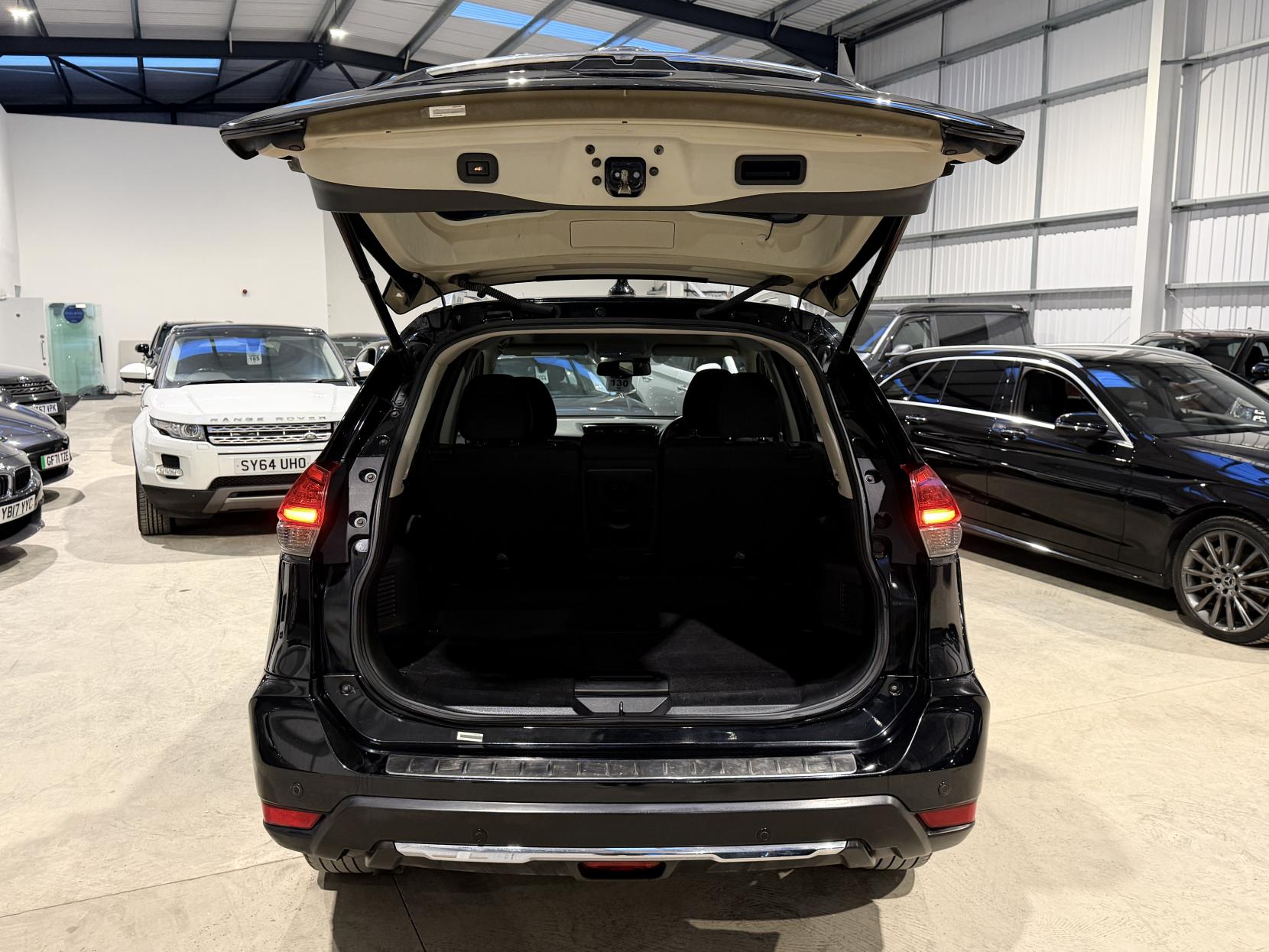 Nissan X-Trail 2.0 dCi N-Connecta SUV 5dr Diesel XTRON 4WD Euro 6 (s/s) (177 ps)