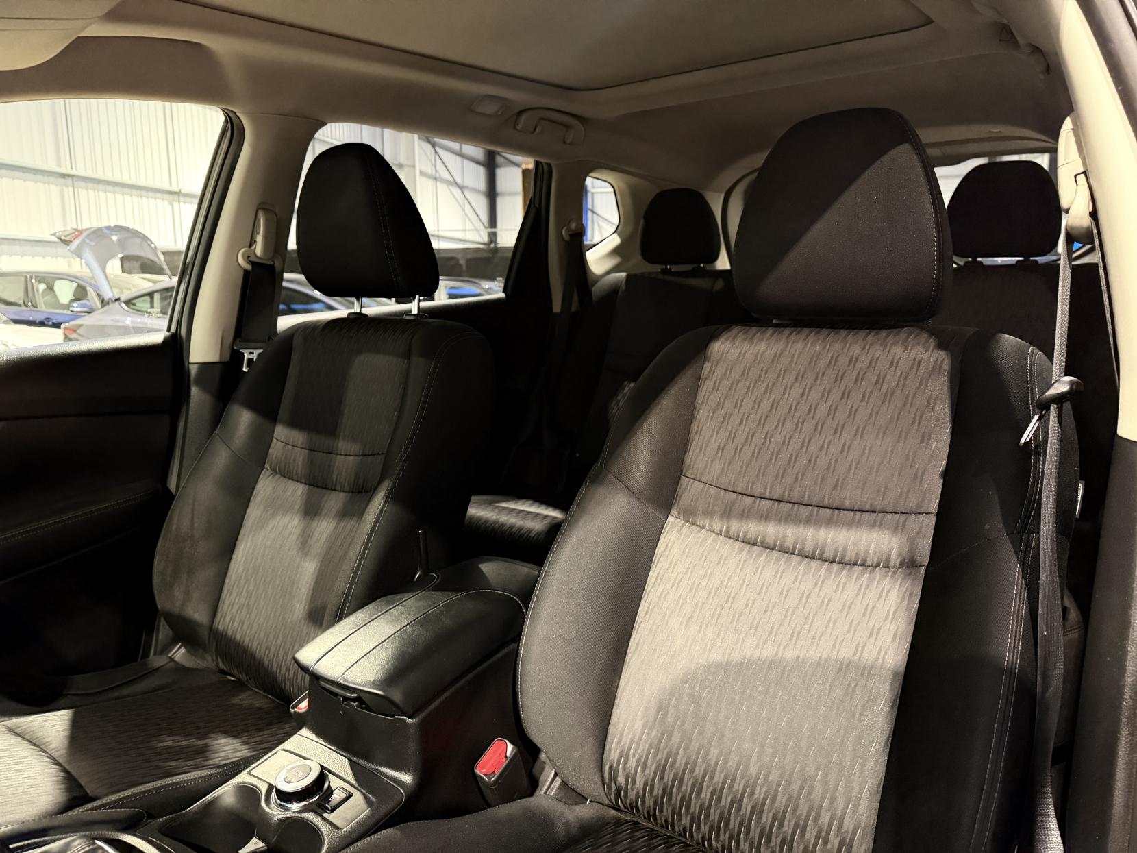 Nissan X-Trail 2.0 dCi N-Connecta SUV 5dr Diesel XTRON 4WD Euro 6 (s/s) (177 ps)