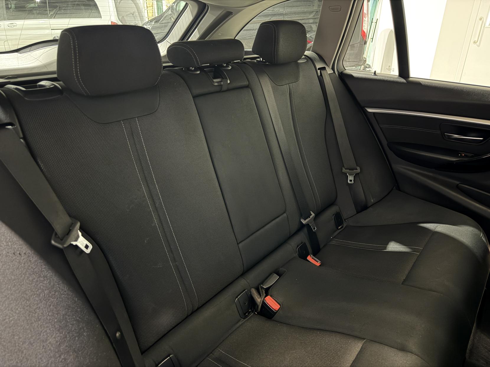 BMW 3 Series 2.0 320i Sport Touring 5dr Petrol Auto Euro 6 (s/s) (184 ps)