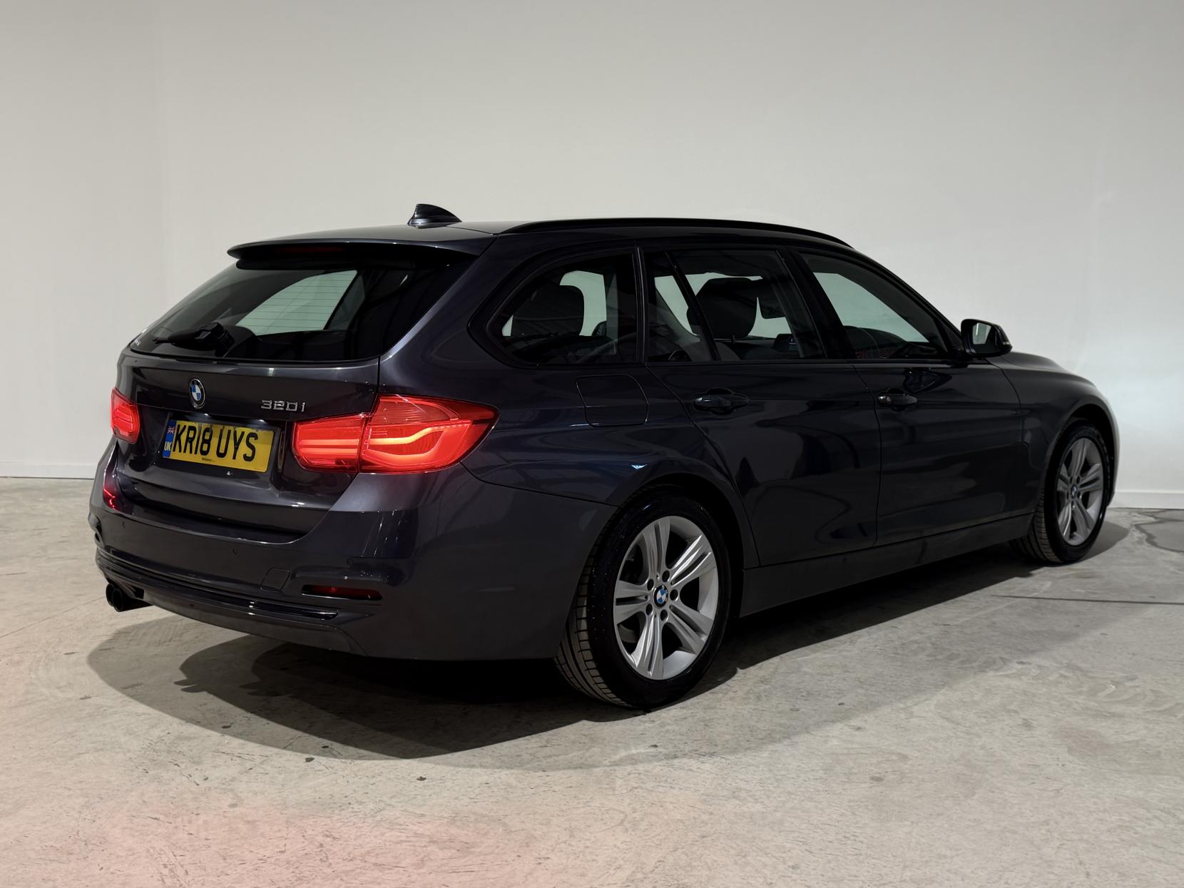 BMW 3 Series 2.0 320i Sport Touring 5dr Petrol Auto Euro 6 (s/s) (184 ps)