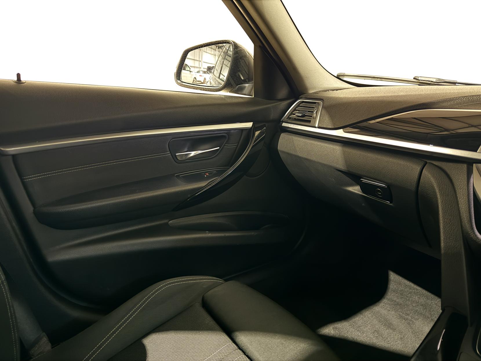 BMW 3 Series 2.0 320i Sport Touring 5dr Petrol Auto Euro 6 (s/s) (184 ps)