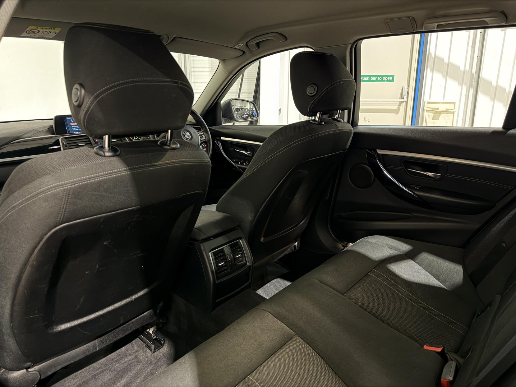 BMW 3 Series 2.0 320i Sport Touring 5dr Petrol Auto Euro 6 (s/s) (184 ps)