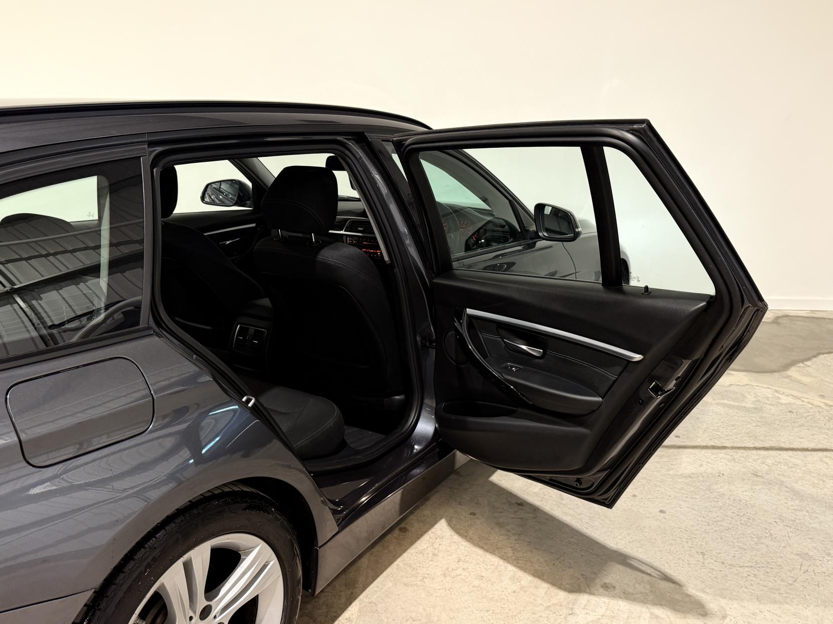 BMW 3 Series 2.0 320i Sport Touring 5dr Petrol Auto Euro 6 (s/s) (184 ps)