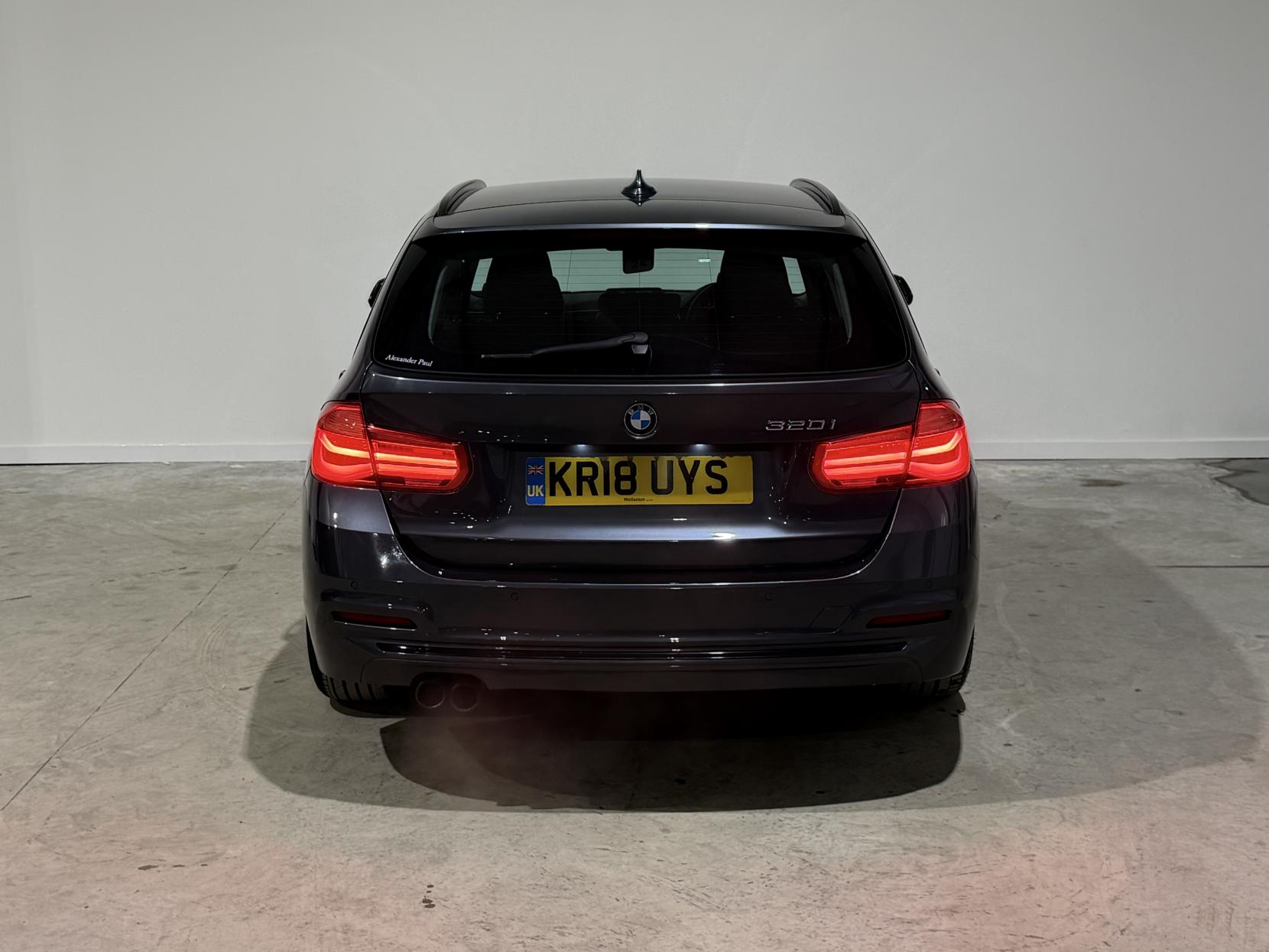 BMW 3 Series 2.0 320i Sport Touring 5dr Petrol Auto Euro 6 (s/s) (184 ps)