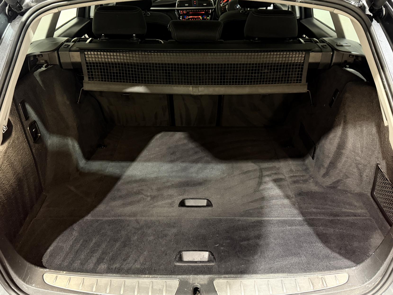 BMW 3 Series 2.0 320i Sport Touring 5dr Petrol Auto Euro 6 (s/s) (184 ps)