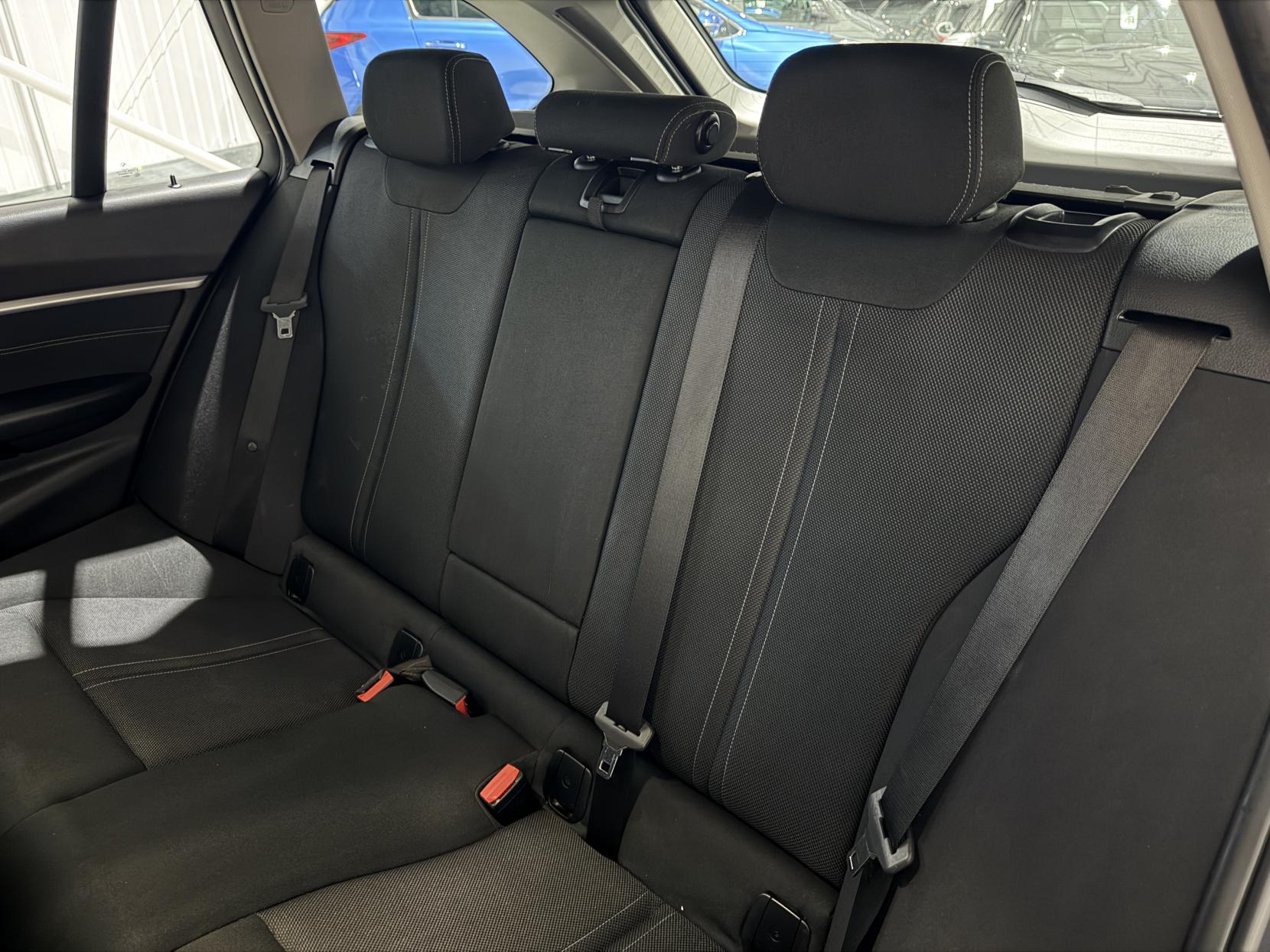 BMW 3 Series 2.0 320i Sport Touring 5dr Petrol Auto Euro 6 (s/s) (184 ps)