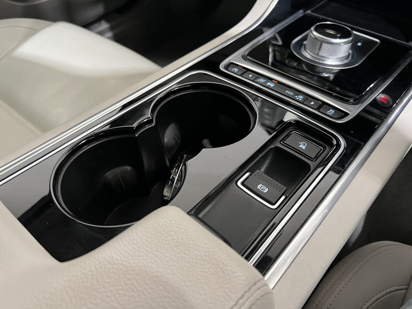 Jaguar XE 2.0d Prestige Saloon 4dr Diesel Auto Euro 6 (s/s) (180 ps)