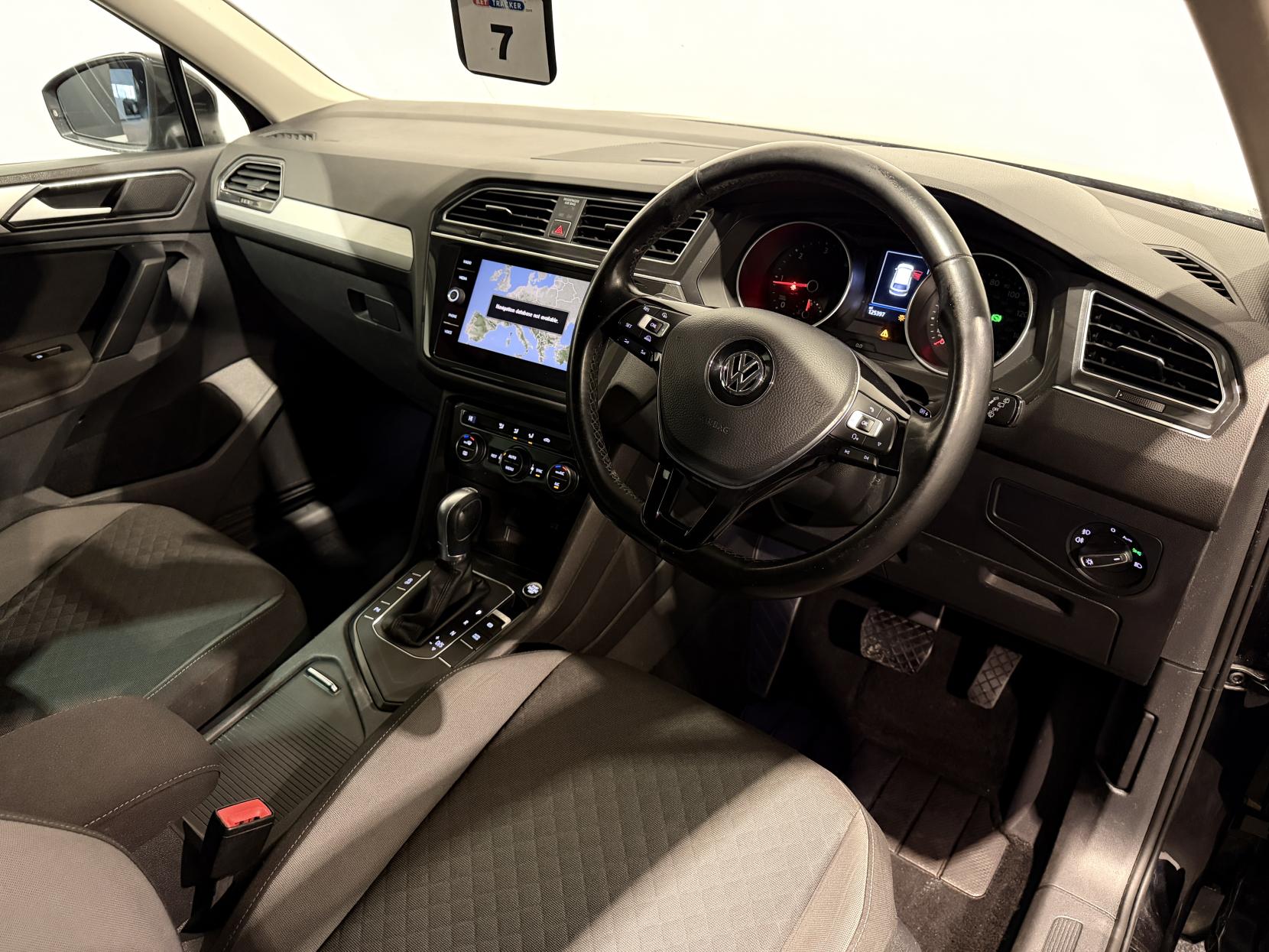 Volkswagen Tiguan 2.0 TDI SE Navigation SUV 5dr Diesel DSG Euro 6 (s/s) (150 ps)