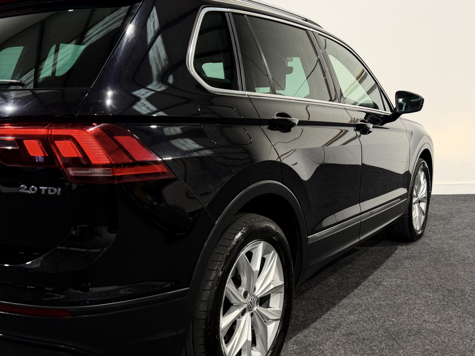 Volkswagen Tiguan 2.0 TDI SE Navigation SUV 5dr Diesel DSG Euro 6 (s/s) (150 ps)